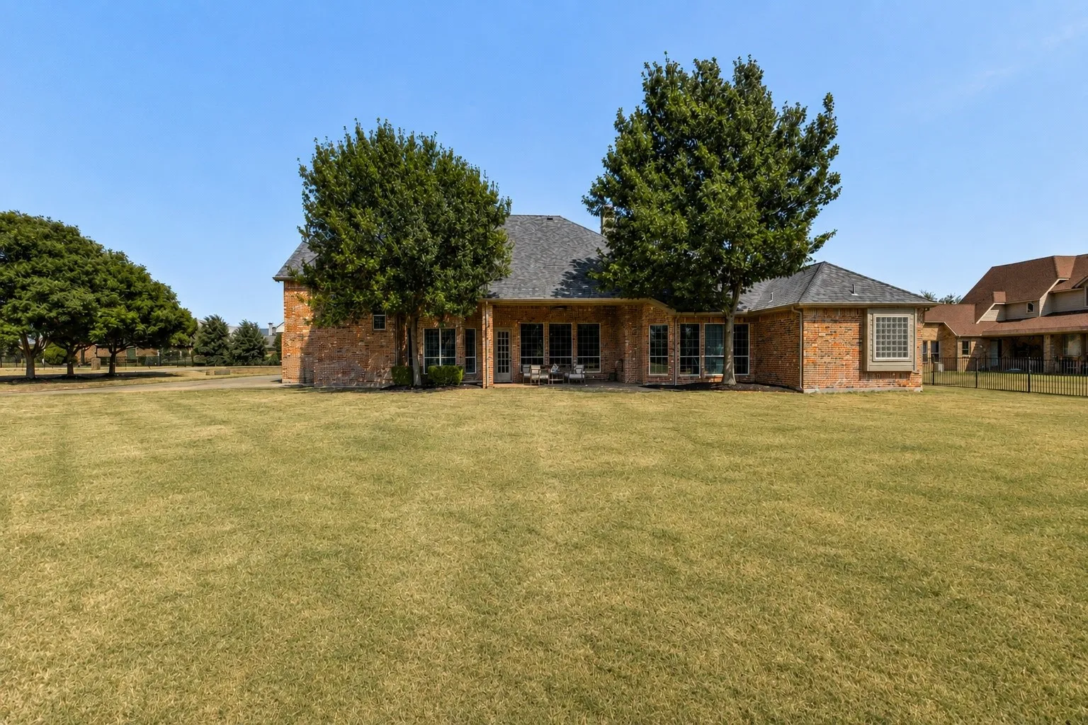 Single Family Residence For Sale in Collin County , 5203 Englenook Drive, Parker, Texas 75002, 6 Bedroom, 4 Bathroom, 3 Garage spaces, 4,476 Sqft, built in 2005, mls#21369840, Real Estate Agent in Parker, Homes For Sale in Collin county, Homes For Sale in Parker, Realtor in Parker Texas, Real Estate Brokerage Independent Realty Texas, Luminita Cordes Realtor