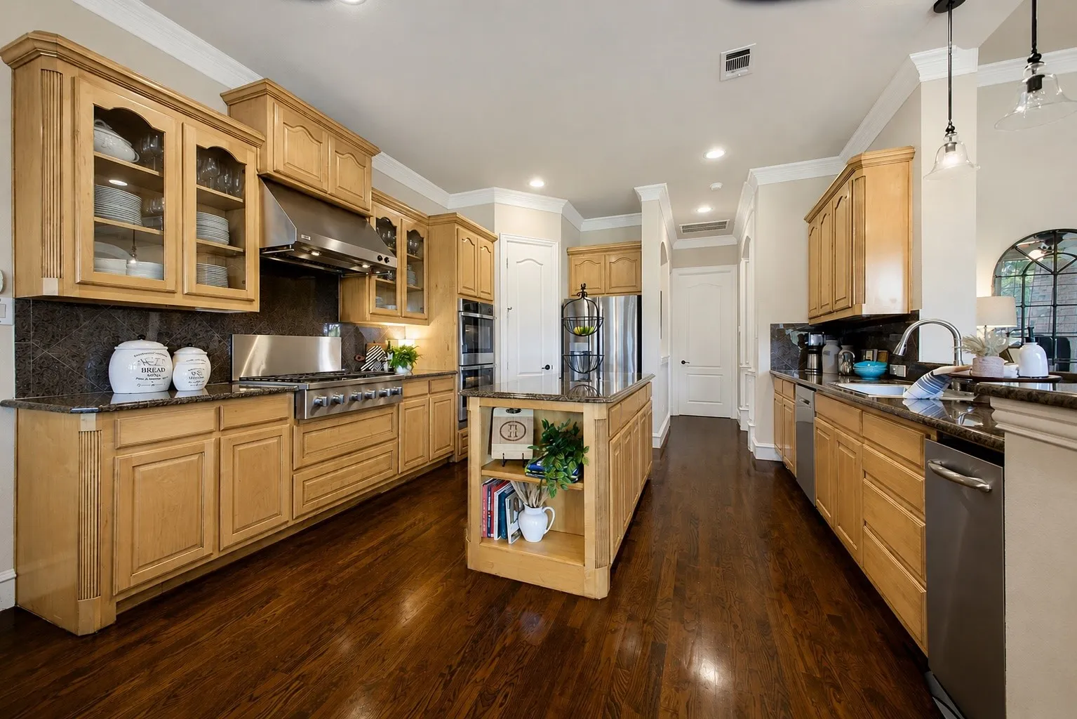 Single Family Residence For Sale in Collin County , 5203 Englenook Drive, Parker, Texas 75002, 6 Bedroom, 4 Bathroom, 3 Garage spaces, 4,476 Sqft, built in 2005, mls#21369840, Real Estate Agent in Parker, Homes For Sale in Collin county, Homes For Sale in Parker, Realtor in Parker Texas, Real Estate Brokerage Independent Realty Texas, Luminita Cordes Realtor