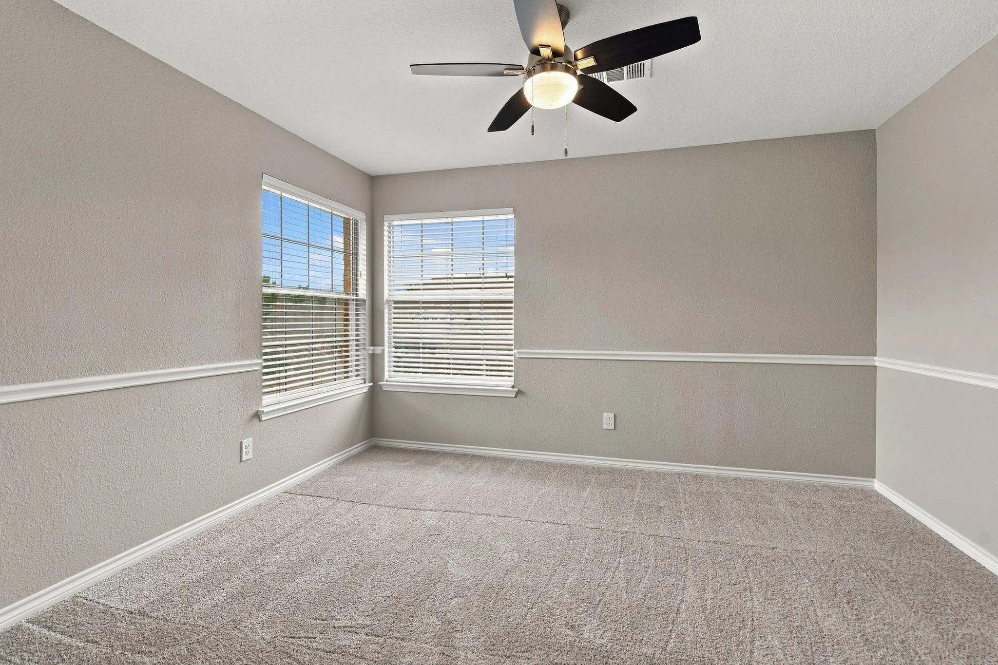 Single Family Residence For Sale in Collin County , 1609 Endicott Drive, Plano, Texas 75025, 3 Bedroom, 3 Bathroom, 2 Garage spaces, 2,732 Sqft, built in 1995, mls#21370808, Real Estate Agent in Plano, Homes For Sale in Collin county, Homes For Sale in Plano, Realtor in Plano Texas, Real Estate Brokerage Independent Realty Texas, Luminita Cordes Realtor