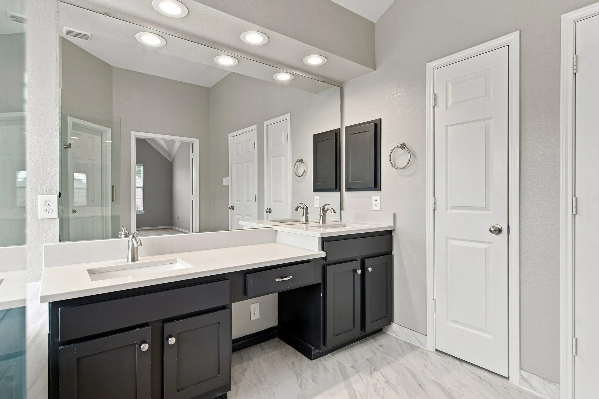 Single Family Residence For Sale in Collin County , 1609 Endicott Drive, Plano, Texas 75025, 3 Bedroom, 3 Bathroom, 2 Garage spaces, 2,732 Sqft, built in 1995, mls#21370808, Real Estate Agent in Plano, Homes For Sale in Collin county, Homes For Sale in Plano, Realtor in Plano Texas, Real Estate Brokerage Independent Realty Texas, Luminita Cordes Realtor