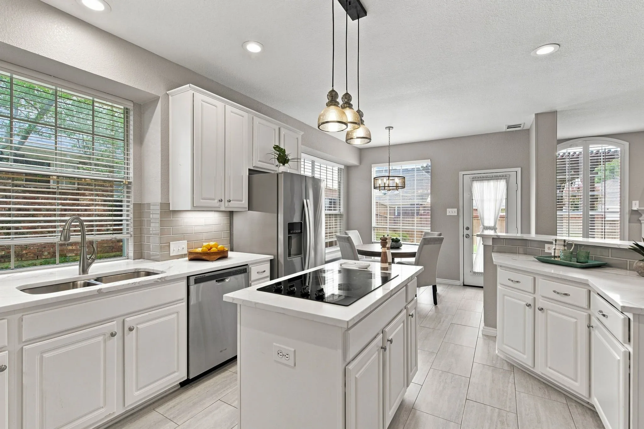 Single Family Residence For Sale in Collin County , 1609 Endicott Drive, Plano, Texas 75025, 3 Bedroom, 3 Bathroom, 2 Garage spaces, 2,732 Sqft, built in 1995, mls#21370808, Real Estate Agent in Plano, Homes For Sale in Collin county, Homes For Sale in Plano, Realtor in Plano Texas, Real Estate Brokerage Independent Realty Texas, Luminita Cordes Realtor