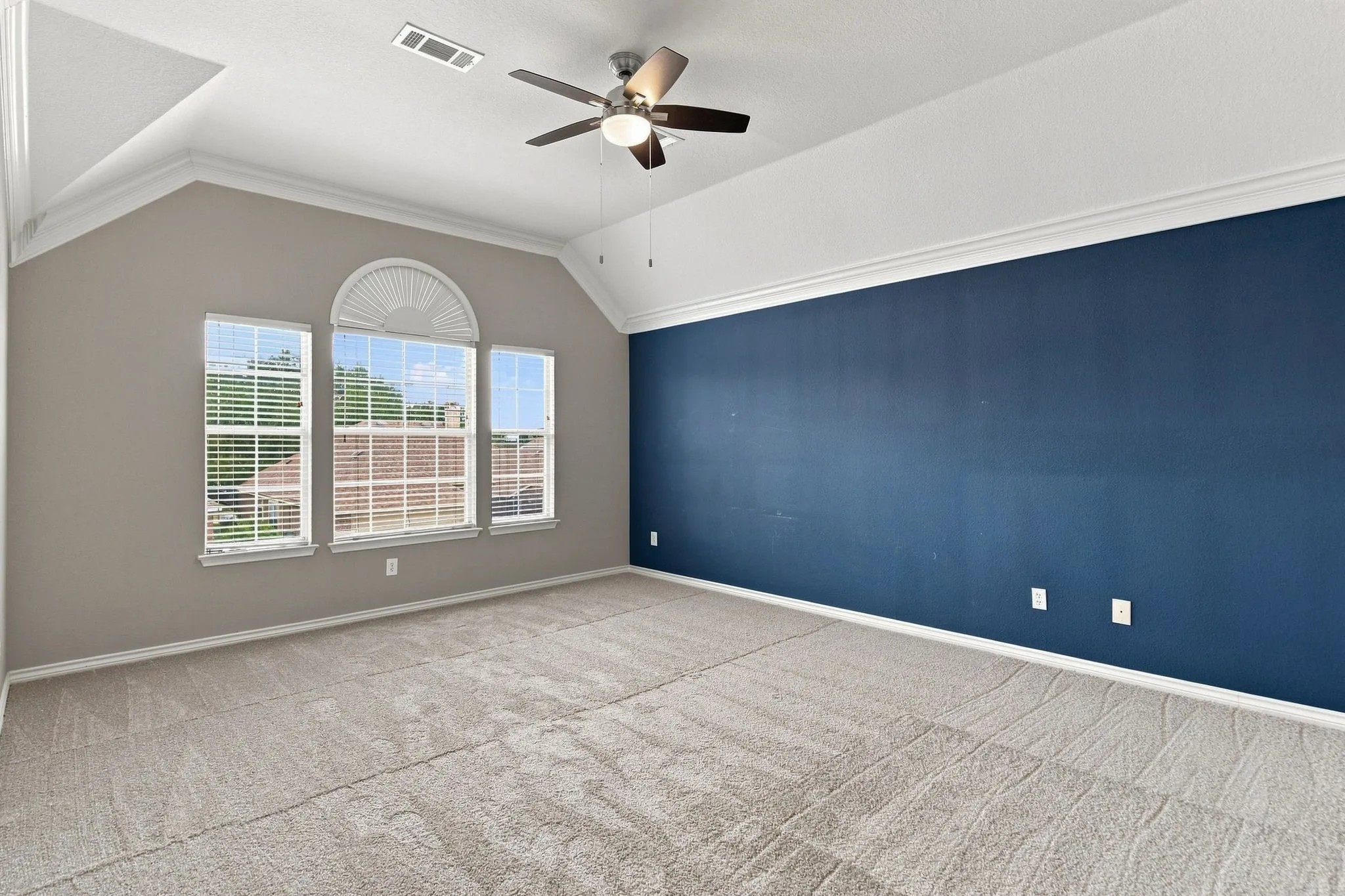Single Family Residence For Sale in Collin County , 1609 Endicott Drive, Plano, Texas 75025, 3 Bedroom, 3 Bathroom, 2 Garage spaces, 2,732 Sqft, built in 1995, mls#21370808, Real Estate Agent in Plano, Homes For Sale in Collin county, Homes For Sale in Plano, Realtor in Plano Texas, Real Estate Brokerage Independent Realty Texas, Luminita Cordes Realtor