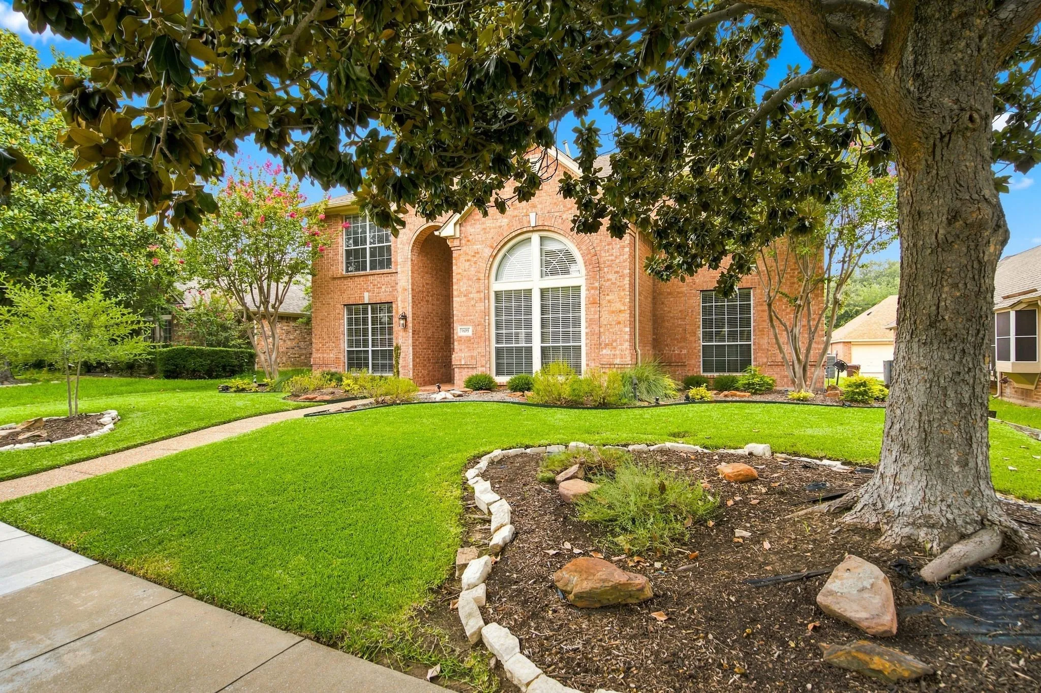 Single Family Residence For Sale in Collin County , 1609 Endicott Drive, Plano, Texas 75025, 3 Bedroom, 3 Bathroom, 2 Garage spaces, 2,732 Sqft, built in 1995, mls#21370808, Real Estate Agent in Plano, Homes For Sale in Collin county, Homes For Sale in Plano, Realtor in Plano Texas, Real Estate Brokerage Independent Realty Texas, Luminita Cordes Realtor