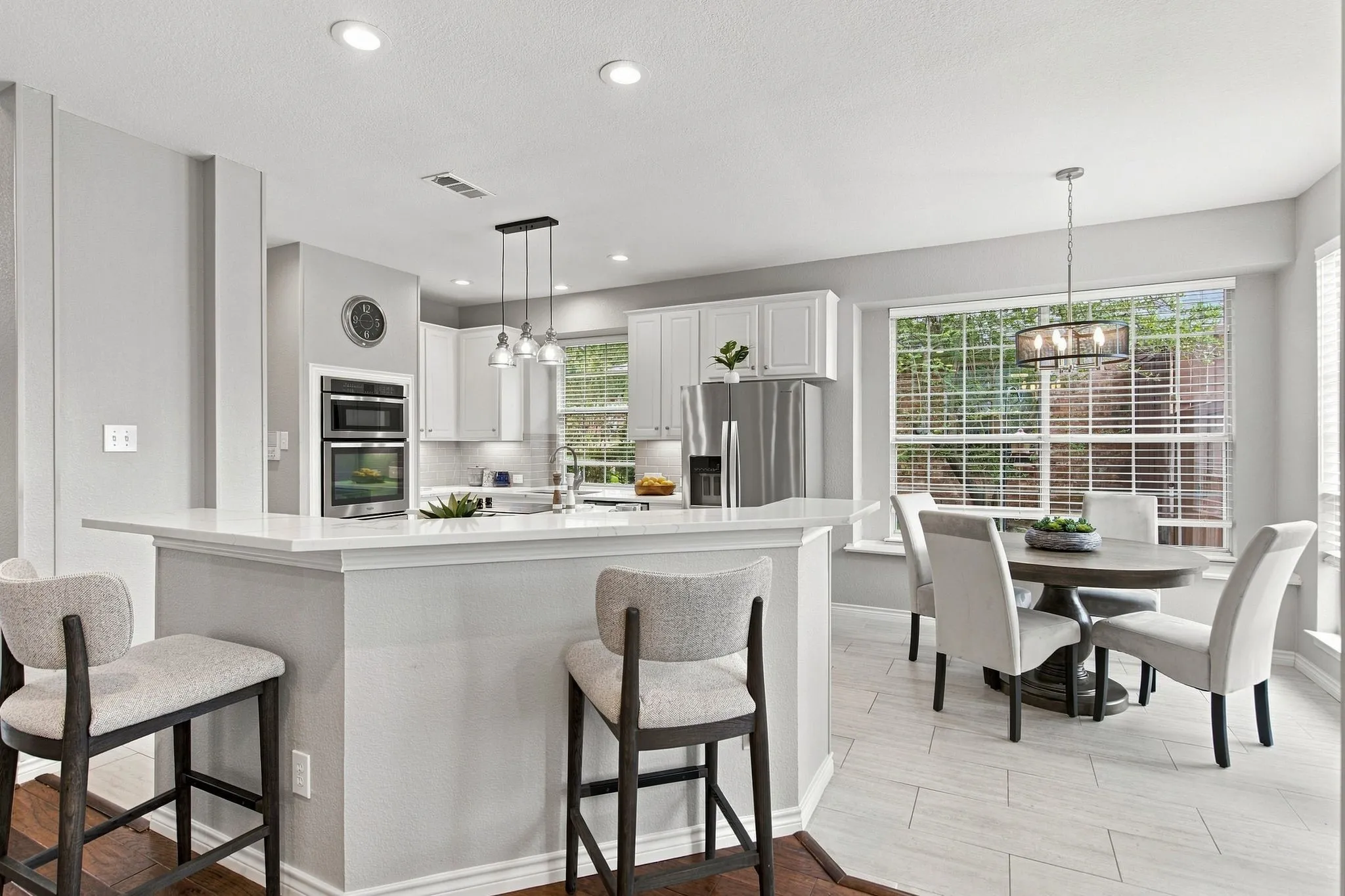 Single Family Residence For Sale in Collin County , 1609 Endicott Drive, Plano, Texas 75025, 3 Bedroom, 3 Bathroom, 2 Garage spaces, 2,732 Sqft, built in 1995, mls#21370808, Real Estate Agent in Plano, Homes For Sale in Collin county, Homes For Sale in Plano, Realtor in Plano Texas, Real Estate Brokerage Independent Realty Texas, Luminita Cordes Realtor