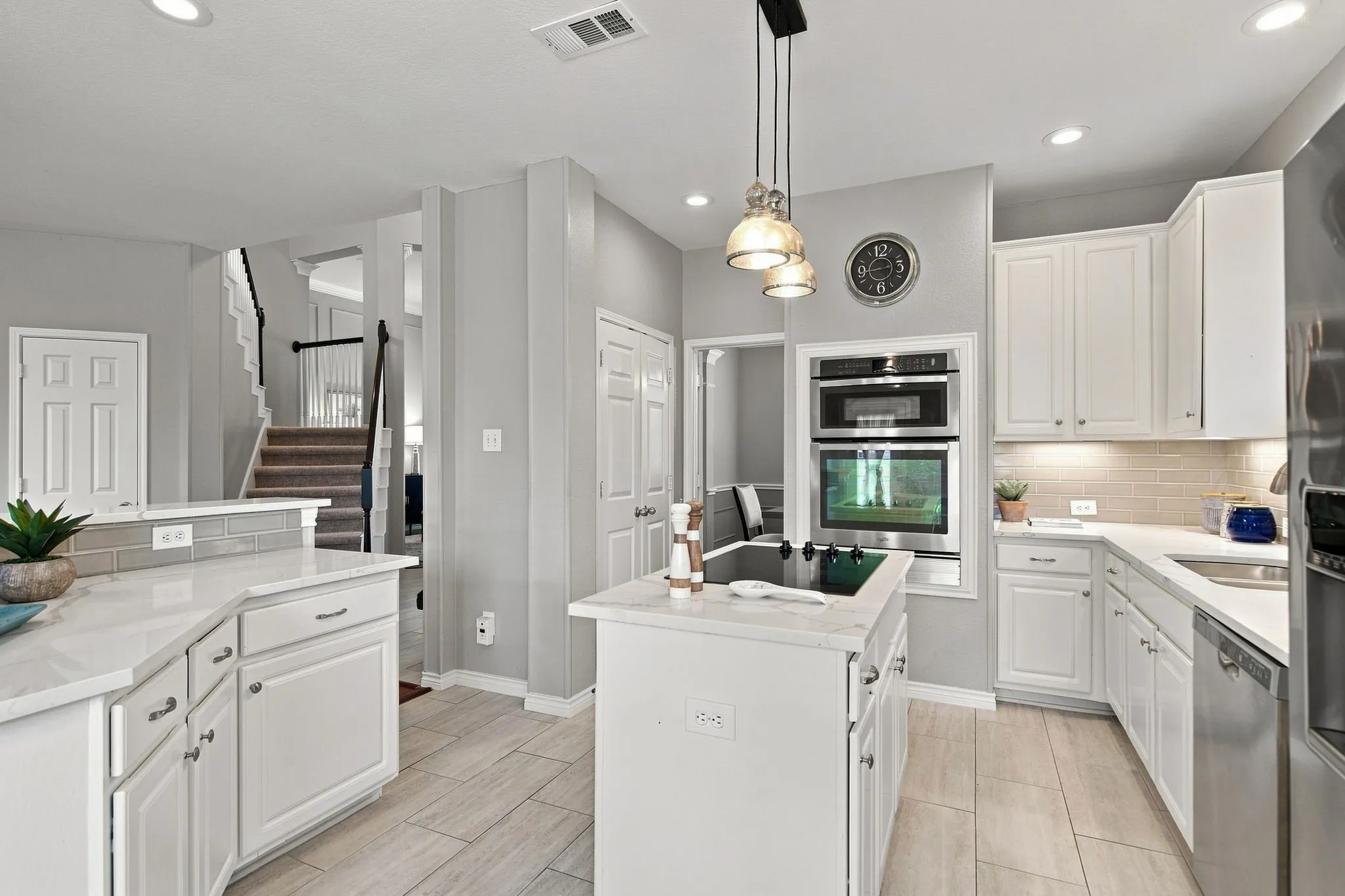 Single Family Residence For Sale in Collin County , 1609 Endicott Drive, Plano, Texas 75025, 3 Bedroom, 3 Bathroom, 2 Garage spaces, 2,732 Sqft, built in 1995, mls#21370808, Real Estate Agent in Plano, Homes For Sale in Collin county, Homes For Sale in Plano, Realtor in Plano Texas, Real Estate Brokerage Independent Realty Texas, Luminita Cordes Realtor