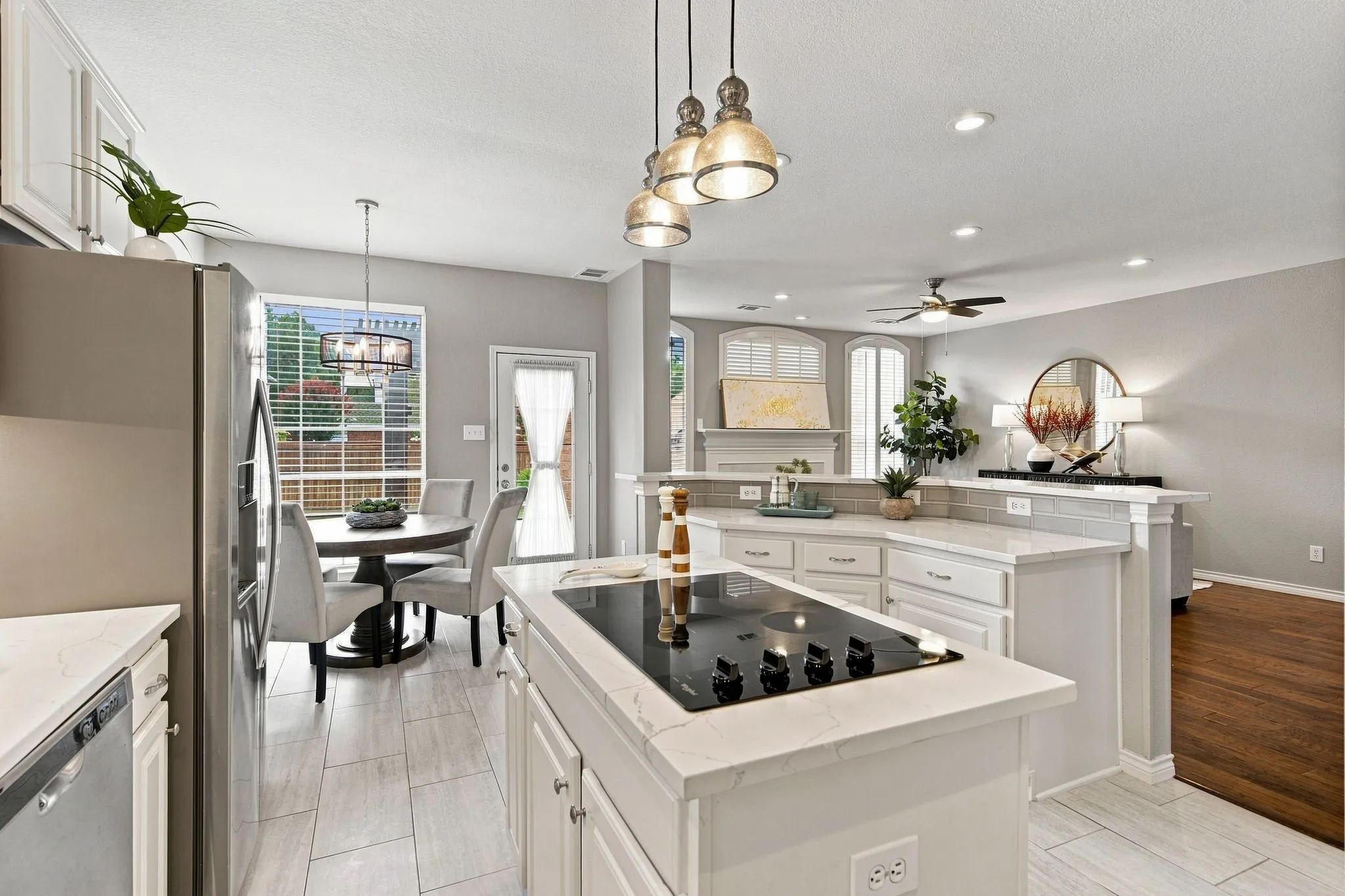 Single Family Residence For Sale in Collin County , 1609 Endicott Drive, Plano, Texas 75025, 3 Bedroom, 3 Bathroom, 2 Garage spaces, 2,732 Sqft, built in 1995, mls#21370808, Real Estate Agent in Plano, Homes For Sale in Collin county, Homes For Sale in Plano, Realtor in Plano Texas, Real Estate Brokerage Independent Realty Texas, Luminita Cordes Realtor