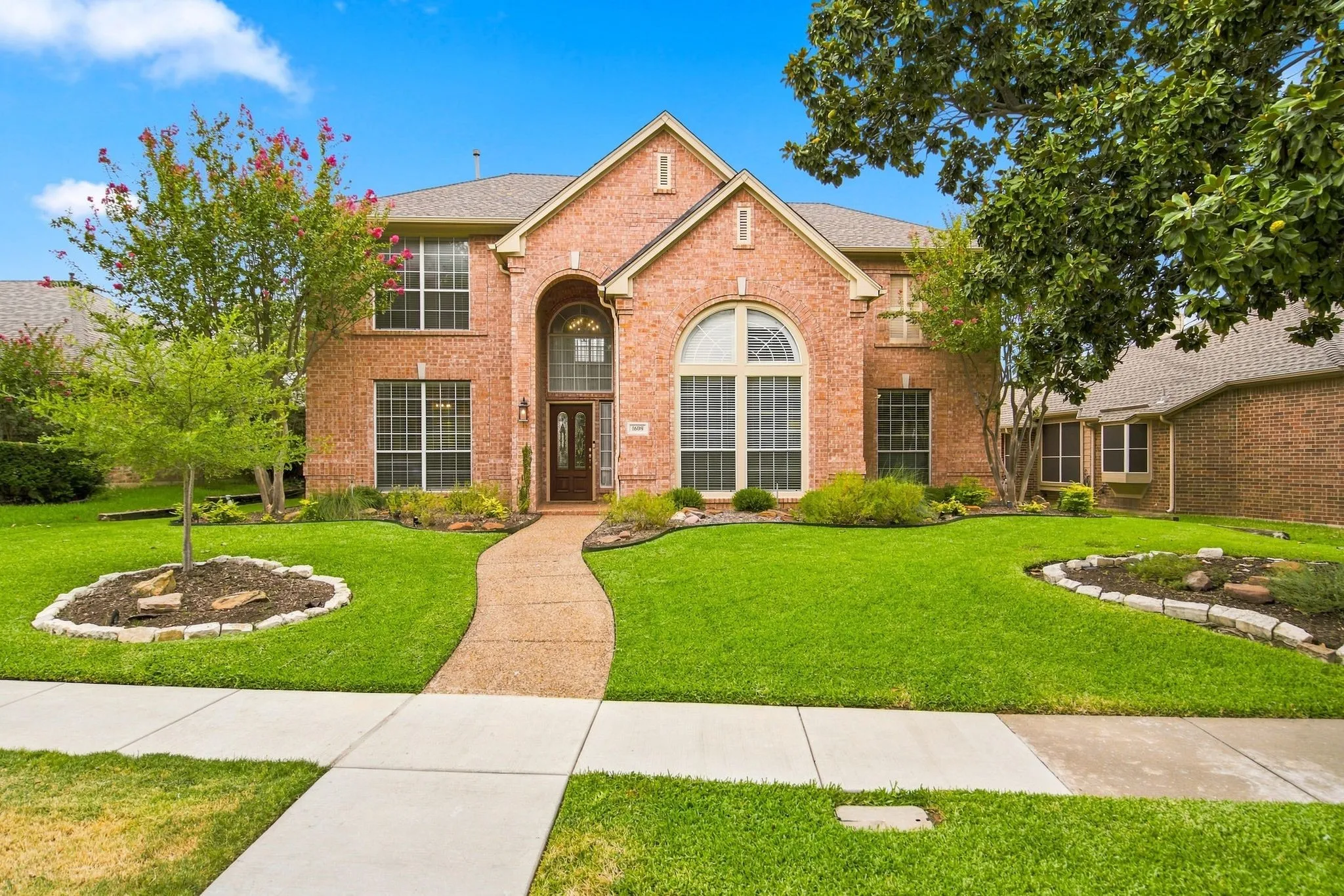 Single Family Residence For Sale in Collin County , 1609 Endicott Drive, Plano, Texas 75025, 3 Bedroom, 3 Bathroom, 2 Garage spaces, 2,732 Sqft, built in 1995, mls#21370808, Real Estate Agent in Plano, Homes For Sale in Collin county, Homes For Sale in Plano, Realtor in Plano Texas, Real Estate Brokerage Independent Realty Texas, Luminita Cordes Realtor