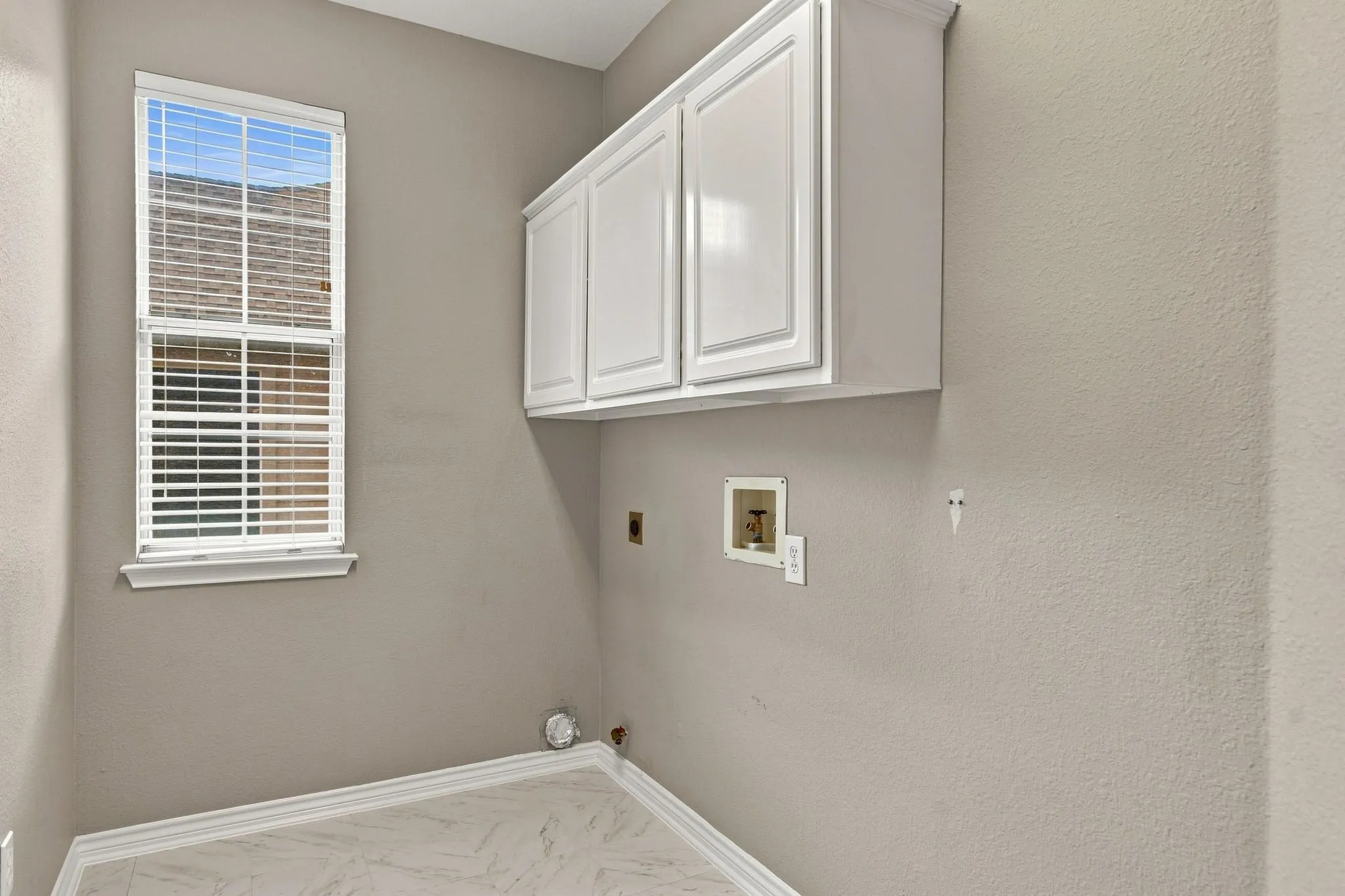 Single Family Residence For Sale in Collin County , 1609 Endicott Drive, Plano, Texas 75025, 3 Bedroom, 3 Bathroom, 2 Garage spaces, 2,732 Sqft, built in 1995, mls#21370808, Real Estate Agent in Plano, Homes For Sale in Collin county, Homes For Sale in Plano, Realtor in Plano Texas, Real Estate Brokerage Independent Realty Texas, Luminita Cordes Realtor