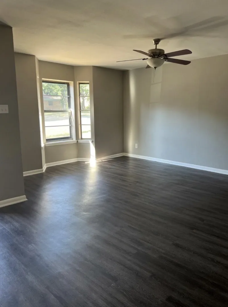 Single Family Residence For Rent in Tarrant County , 2936 Hunting Drive, Fort Worth, Texas 76119, 4 Bedroom, 2 Bathroom, 2 Garage spaces, 1,710 Sqft, built in 1973, mls#21372169, Real Estate Agent in Fort Worth, Homes For Rent in Tarrant county, Homes For Rent in Fort Worth, Realtor in Fort Worth Texas, Real Estate Brokerage Independent Realty Texas, Luminita Cordes Realtor