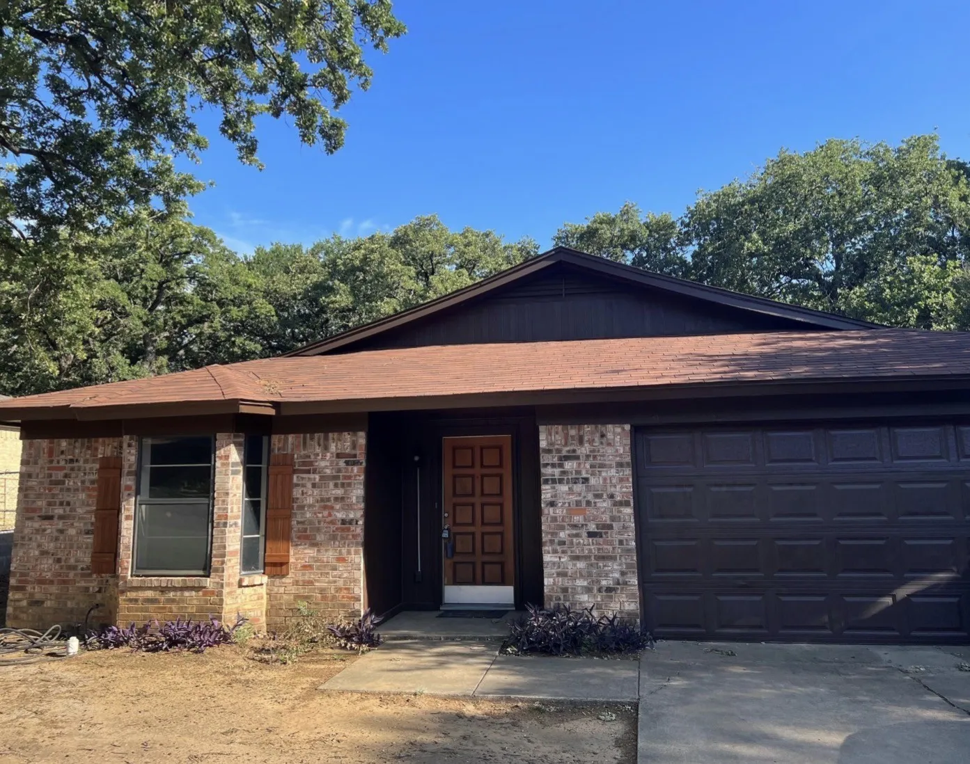 Single Family Residence For Rent in Tarrant County , 2936 Hunting Drive, Fort Worth, Texas 76119, 4 Bedroom, 2 Bathroom, 2 Garage spaces, 1,710 Sqft, built in 1973, mls#21372169, Real Estate Agent in Fort Worth, Homes For Rent in Tarrant county, Homes For Rent in Fort Worth, Realtor in Fort Worth Texas, Real Estate Brokerage Independent Realty Texas, Luminita Cordes Realtor