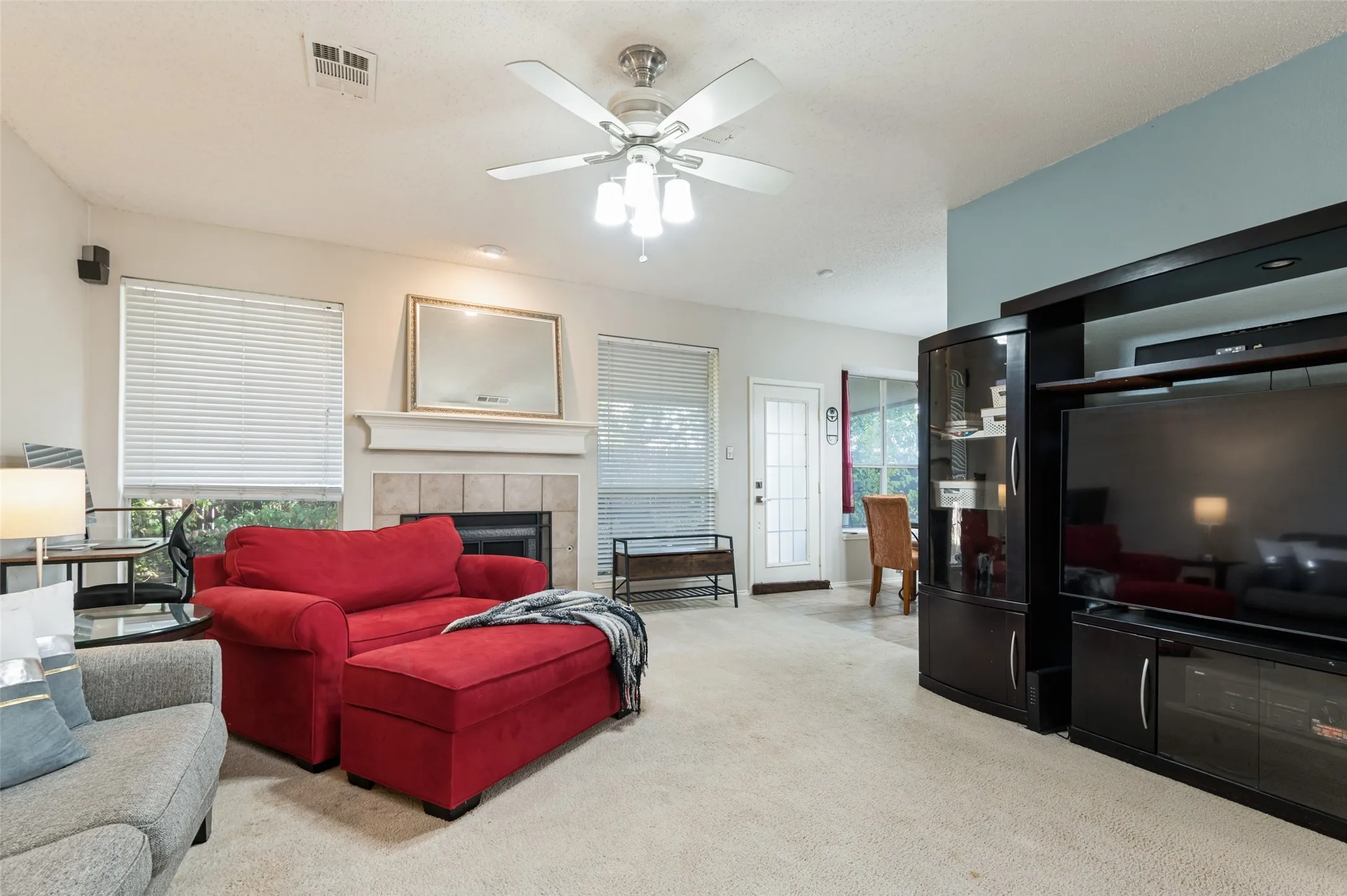Single Family Residence For Sale in Tarrant County , 2116 Pritchard Drive, Grapevine, Texas 76051, 3 Bedroom, 3 Bathroom, 2 Garage spaces, 1,858 Sqft, built in 1999, mls#21371972, Real Estate Agent in Grapevine, Homes For Sale in Tarrant county, Homes For Sale in Grapevine, Realtor in Grapevine Texas, Real Estate Brokerage Independent Realty Texas, Luminita Cordes Realtor