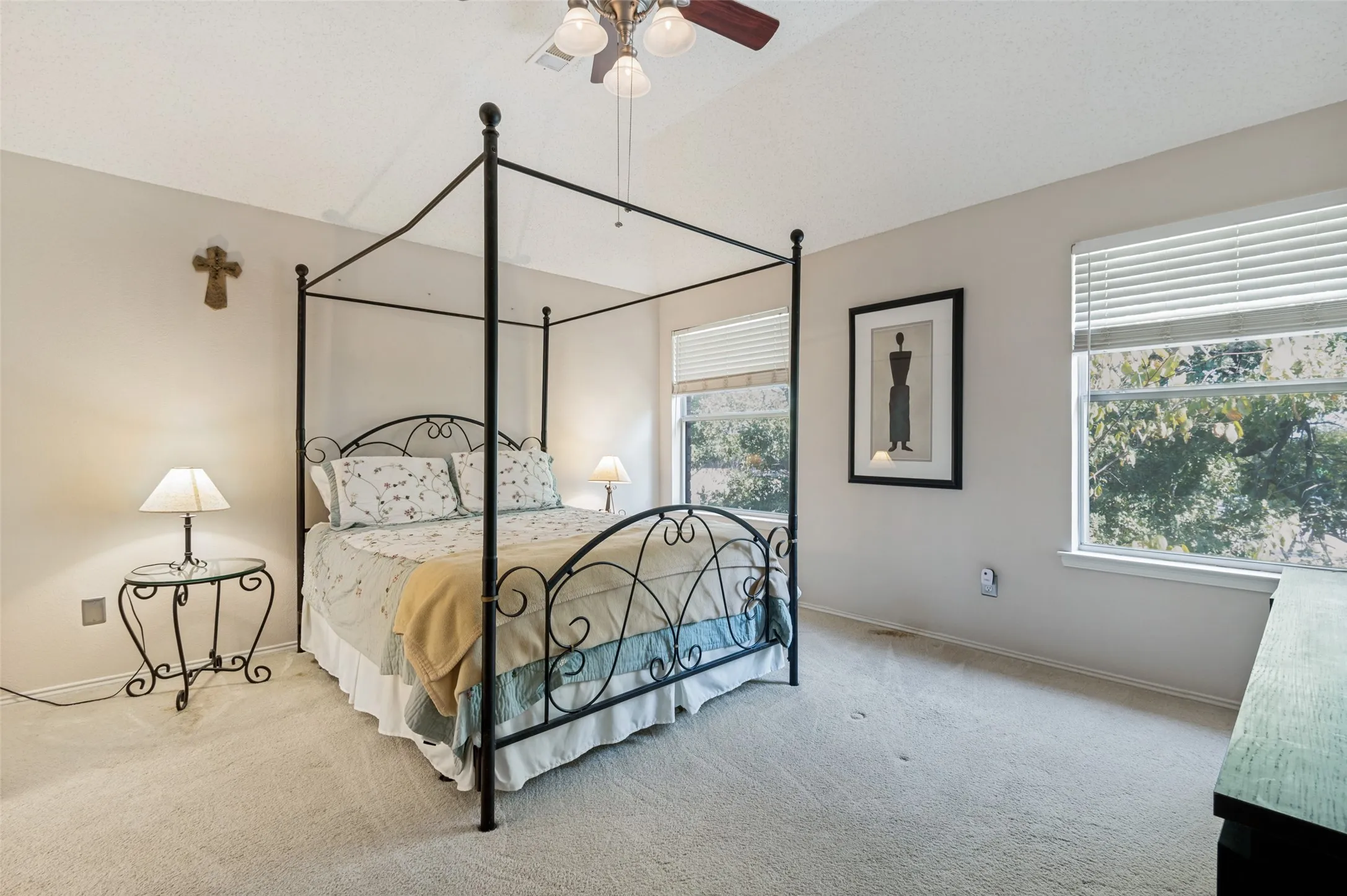 Single Family Residence For Sale in Tarrant County , 2116 Pritchard Drive, Grapevine, Texas 76051, 3 Bedroom, 3 Bathroom, 2 Garage spaces, 1,858 Sqft, built in 1999, mls#21371972, Real Estate Agent in Grapevine, Homes For Sale in Tarrant county, Homes For Sale in Grapevine, Realtor in Grapevine Texas, Real Estate Brokerage Independent Realty Texas, Luminita Cordes Realtor