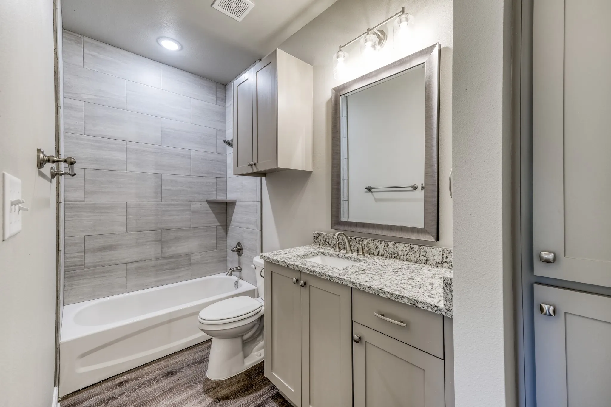 Townhouse For Sale in Parker County , 506 W OAK Street, Weatherford, Texas 76086, 2 Bedroom, 2 Bathroom, 2 Garage spaces, 1,603 Sqft, built in 2022, mls#21345553, Real Estate Agent in Weatherford, Homes For Sale in Parker county, Homes For Sale in Weatherford, Realtor in Weatherford Texas, Real Estate Brokerage Independent Realty Texas, Luminita Cordes Realtor