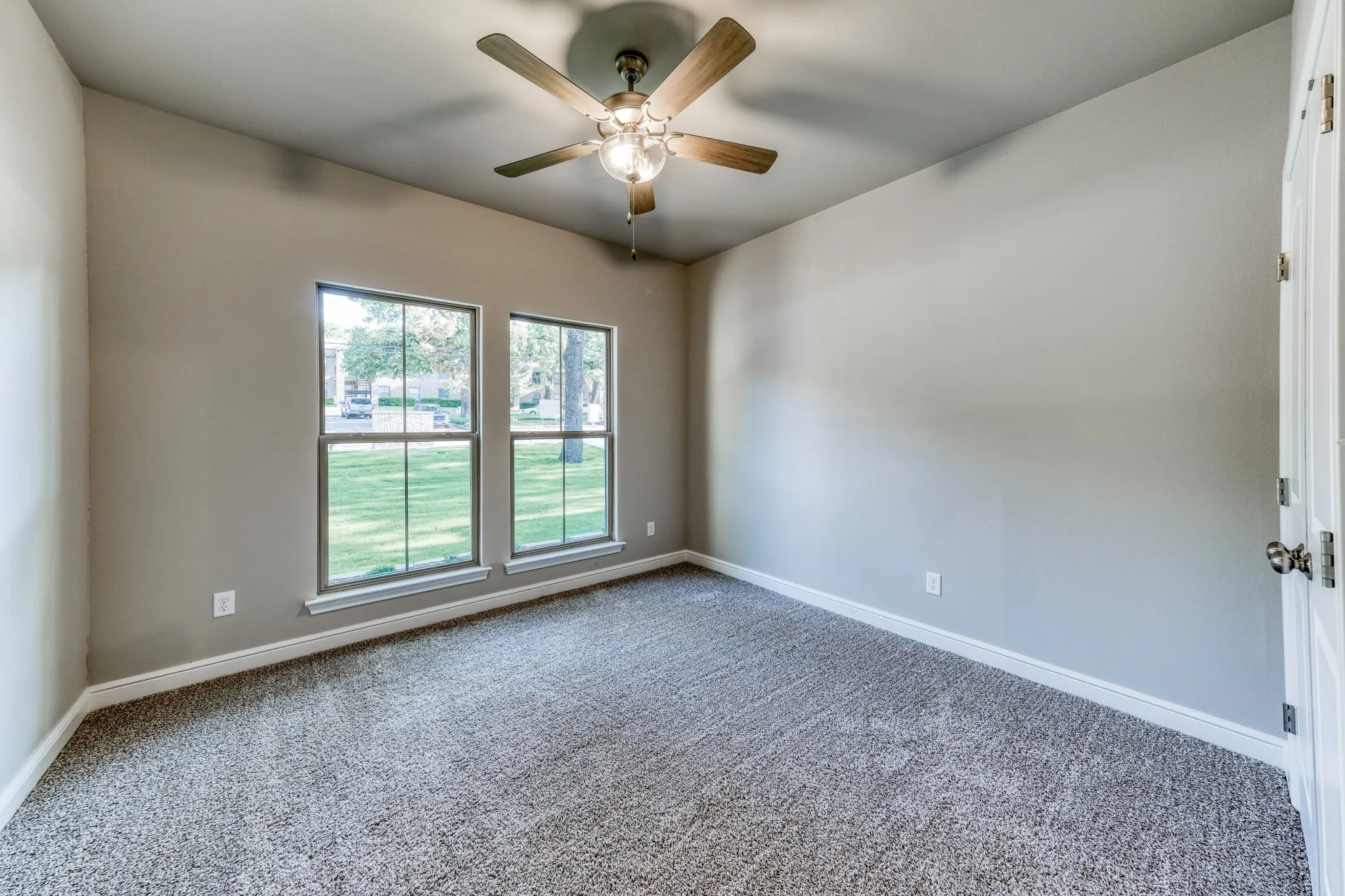 Townhouse For Sale in Parker County , 506 W OAK Street, Weatherford, Texas 76086, 2 Bedroom, 2 Bathroom, 2 Garage spaces, 1,603 Sqft, built in 2022, mls#21345553, Real Estate Agent in Weatherford, Homes For Sale in Parker county, Homes For Sale in Weatherford, Realtor in Weatherford Texas, Real Estate Brokerage Independent Realty Texas, Luminita Cordes Realtor