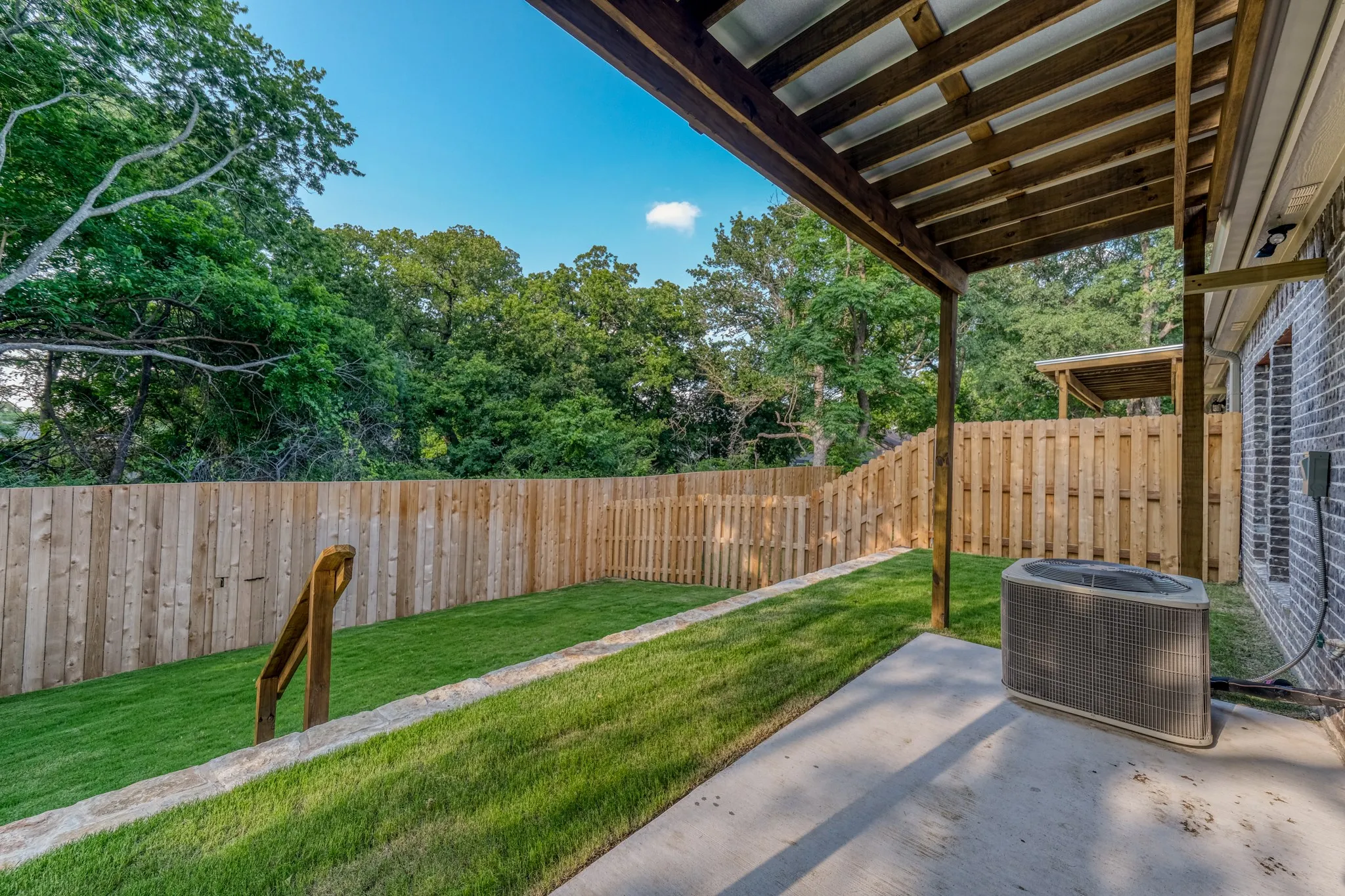 Townhouse For Sale in Parker County , 506 W OAK Street, Weatherford, Texas 76086, 2 Bedroom, 2 Bathroom, 2 Garage spaces, 1,603 Sqft, built in 2022, mls#21345553, Real Estate Agent in Weatherford, Homes For Sale in Parker county, Homes For Sale in Weatherford, Realtor in Weatherford Texas, Real Estate Brokerage Independent Realty Texas, Luminita Cordes Realtor