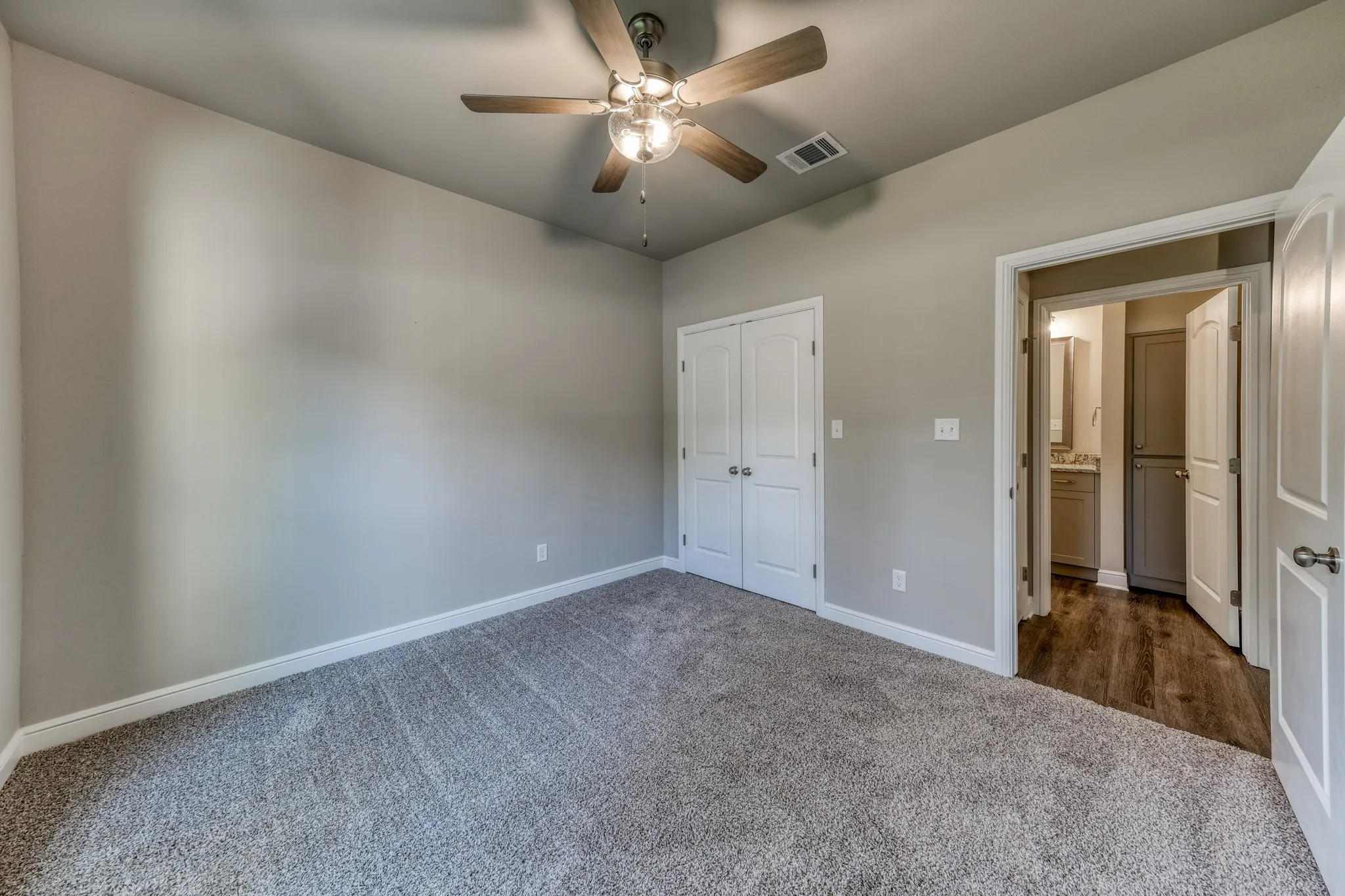 Townhouse For Sale in Parker County , 506 W OAK Street, Weatherford, Texas 76086, 2 Bedroom, 2 Bathroom, 2 Garage spaces, 1,603 Sqft, built in 2022, mls#21345553, Real Estate Agent in Weatherford, Homes For Sale in Parker county, Homes For Sale in Weatherford, Realtor in Weatherford Texas, Real Estate Brokerage Independent Realty Texas, Luminita Cordes Realtor
