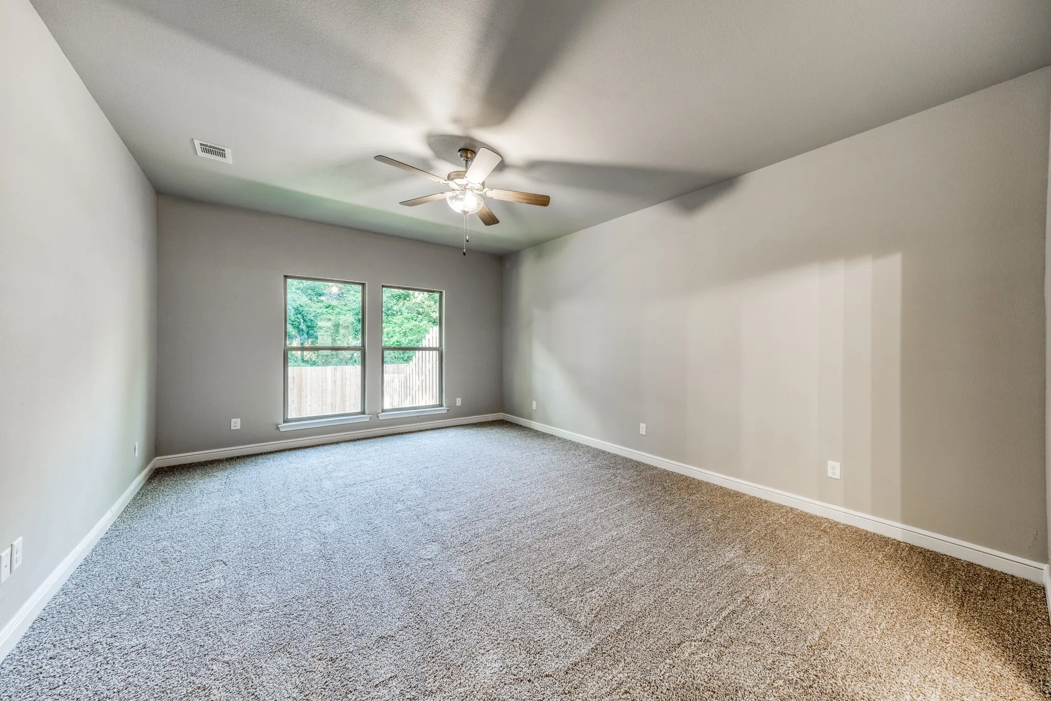 Townhouse For Sale in Parker County , 506 W OAK Street, Weatherford, Texas 76086, 2 Bedroom, 2 Bathroom, 2 Garage spaces, 1,603 Sqft, built in 2022, mls#21345553, Real Estate Agent in Weatherford, Homes For Sale in Parker county, Homes For Sale in Weatherford, Realtor in Weatherford Texas, Real Estate Brokerage Independent Realty Texas, Luminita Cordes Realtor