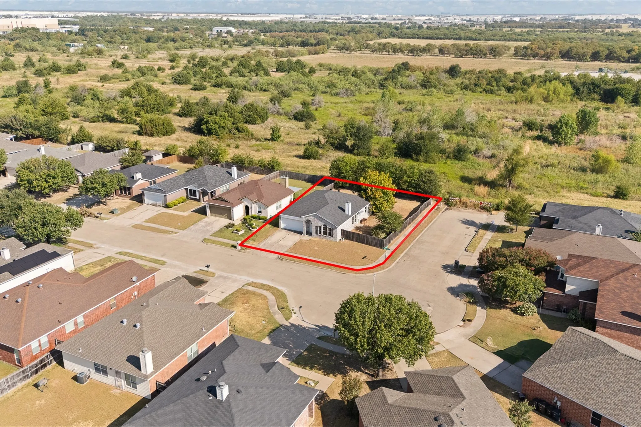 Single Family Residence For Sale in Tarrant County , 1025 Buffalo Springs Drive, Fort Worth, Texas 76140, 3 Bedroom, 2 Bathroom, 2 Garage spaces, 1,615 Sqft, built in 2003, mls#21371910, Real Estate Agent in Fort Worth, Homes For Sale in Tarrant county, Homes For Sale in Fort Worth, Realtor in Fort Worth Texas, Real Estate Brokerage Independent Realty Texas, Luminita Cordes Realtor