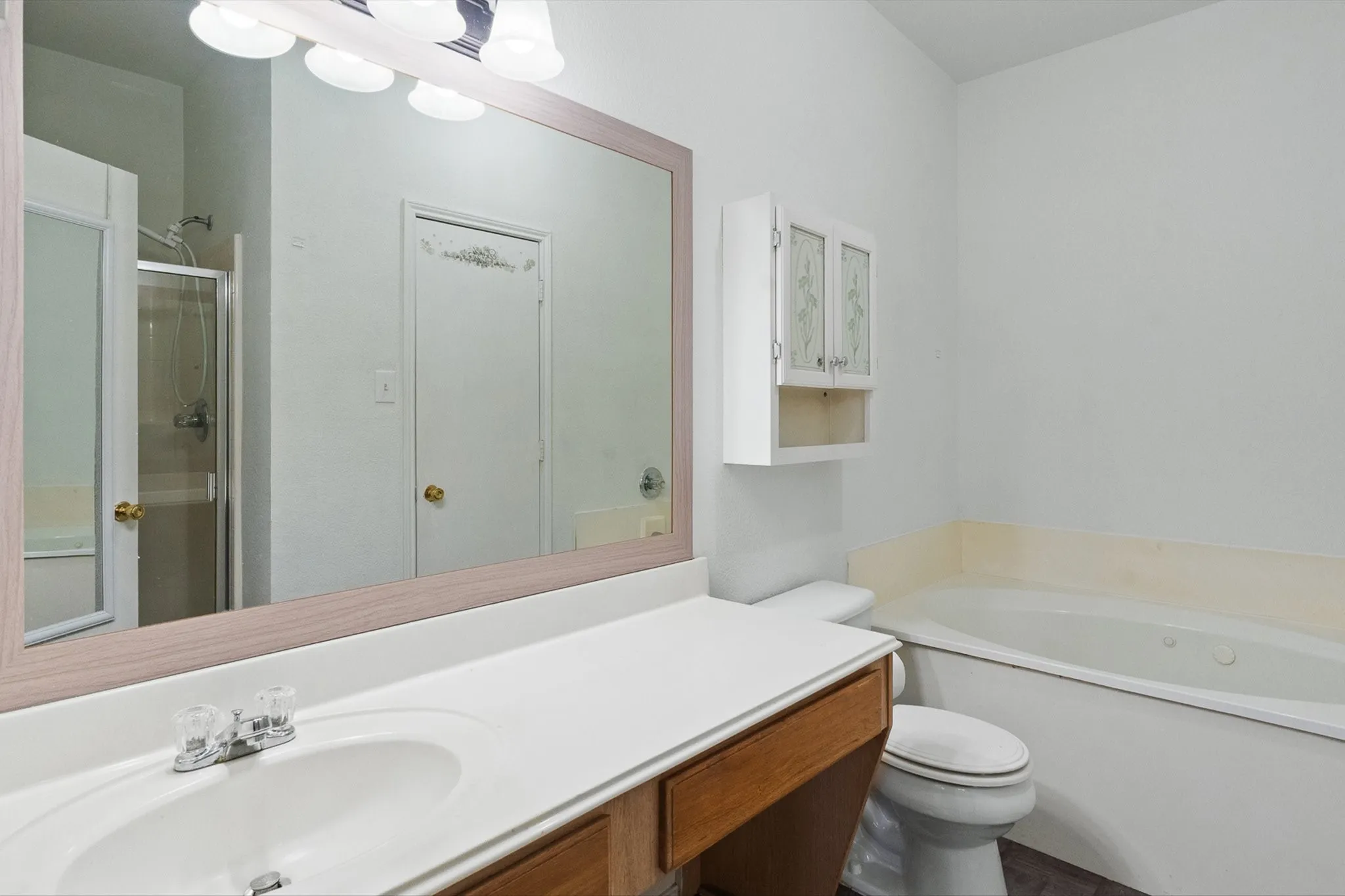 Single Family Residence For Sale in Tarrant County , 1025 Buffalo Springs Drive, Fort Worth, Texas 76140, 3 Bedroom, 2 Bathroom, 2 Garage spaces, 1,615 Sqft, built in 2003, mls#21371910, Real Estate Agent in Fort Worth, Homes For Sale in Tarrant county, Homes For Sale in Fort Worth, Realtor in Fort Worth Texas, Real Estate Brokerage Independent Realty Texas, Luminita Cordes Realtor
