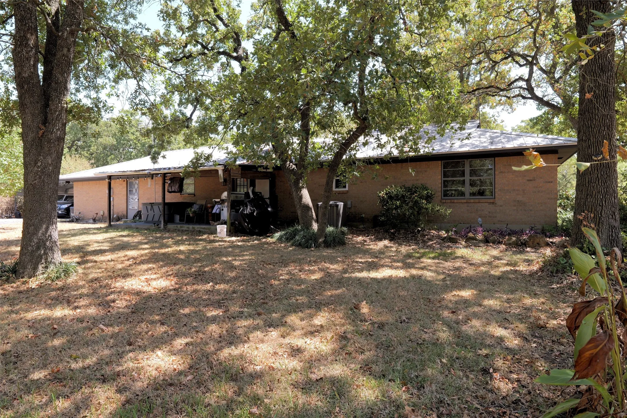 Single Family Residence For Sale in Johnson County , 3741 County Road 423, Cleburne, Texas 76031, 3 Bedroom, 2 Bathroom, 2 Garage spaces, 1,971 Sqft, built in 0, mls#21372018, Real Estate Agent in Cleburne, Homes For Sale in Johnson county, Homes For Sale in Cleburne, Realtor in Cleburne Texas, Real Estate Brokerage Independent Realty Texas, Luminita Cordes Realtor