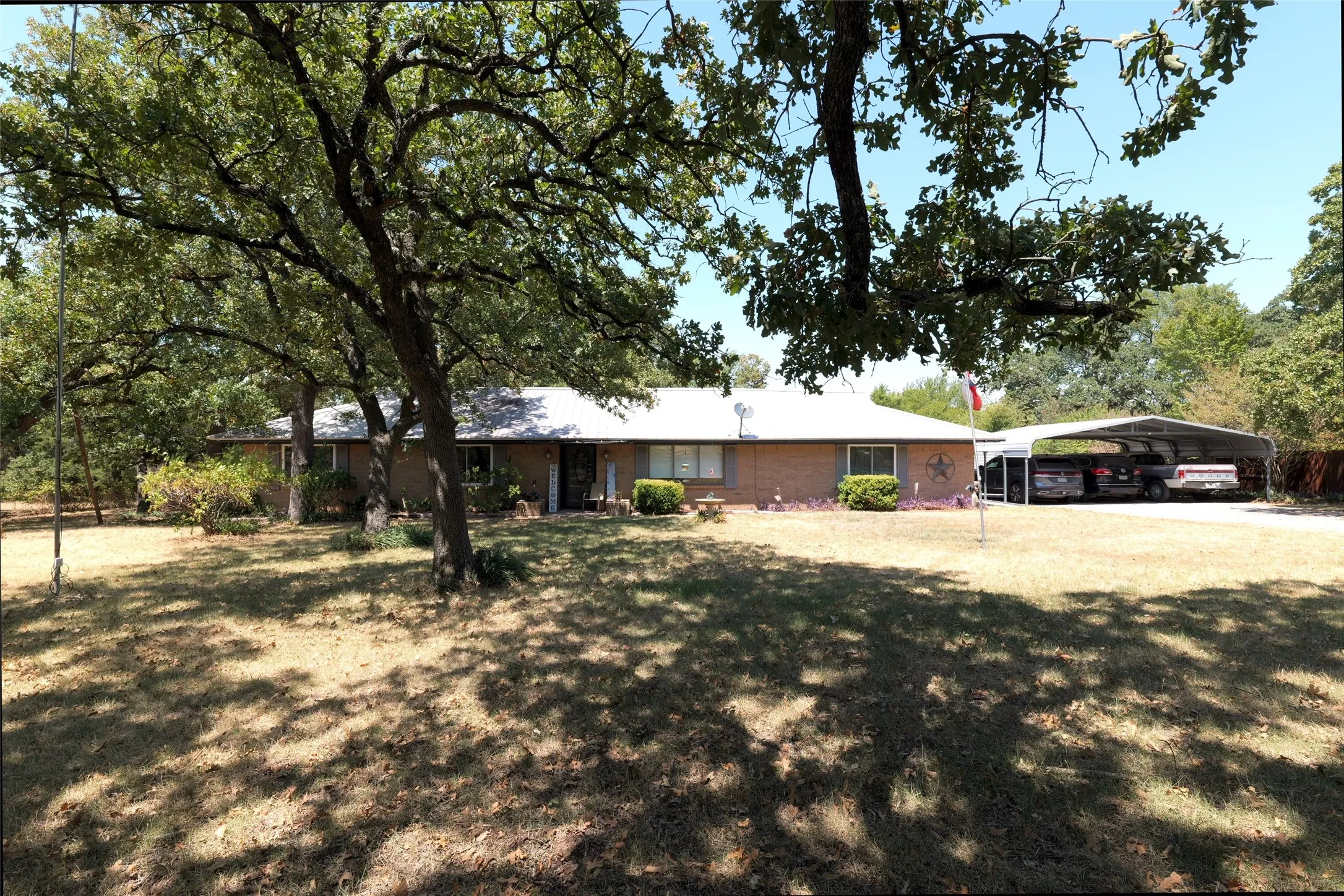 Single Family Residence For Sale in Johnson County , 3741 County Road 423, Cleburne, Texas 76031, 3 Bedroom, 2 Bathroom, 2 Garage spaces, 1,971 Sqft, built in 0, mls#21372018, Real Estate Agent in Cleburne, Homes For Sale in Johnson county, Homes For Sale in Cleburne, Realtor in Cleburne Texas, Real Estate Brokerage Independent Realty Texas, Luminita Cordes Realtor