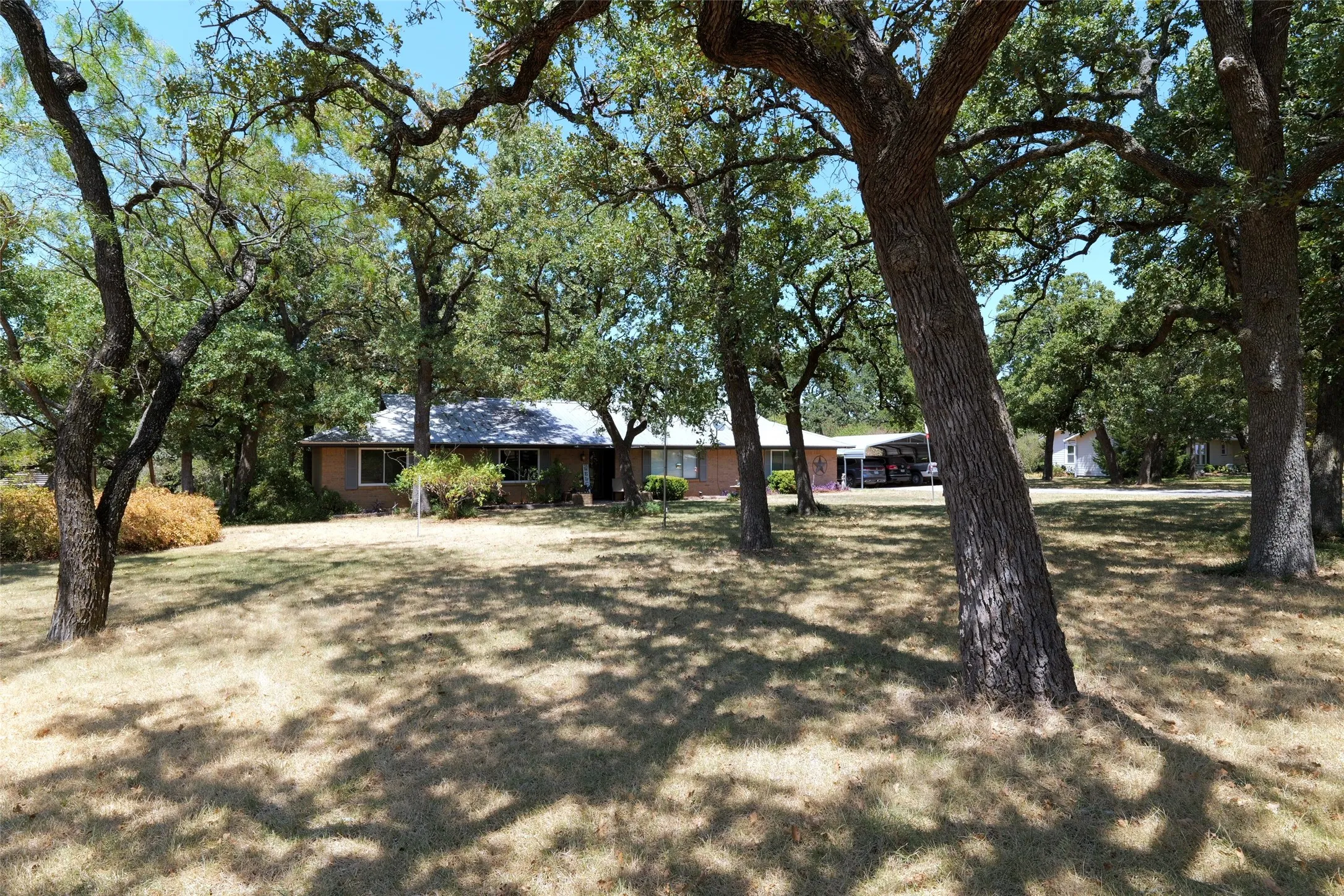 Single Family Residence For Sale in Johnson County , 3741 County Road 423, Cleburne, Texas 76031, 3 Bedroom, 2 Bathroom, 2 Garage spaces, 1,971 Sqft, built in 0, mls#21372018, Real Estate Agent in Cleburne, Homes For Sale in Johnson county, Homes For Sale in Cleburne, Realtor in Cleburne Texas, Real Estate Brokerage Independent Realty Texas, Luminita Cordes Realtor