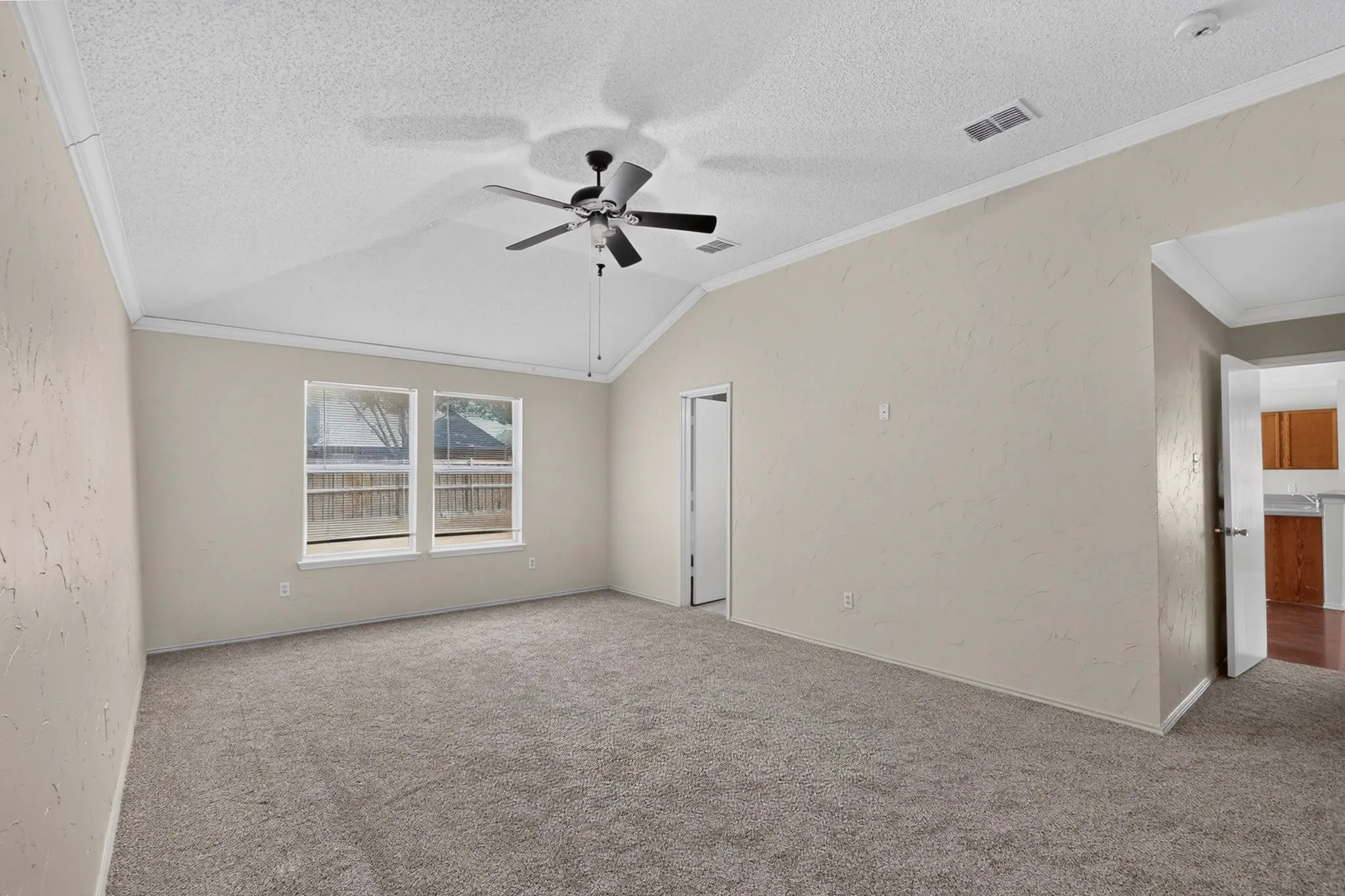 Single Family Residence For Rent in Denton County , 1629 Thornhill Lane, Little Elm, Texas 75068, 4 Bedroom, 2 Bathroom, 2 Garage spaces, 1,894 Sqft, built in 2003, mls#21372159, Real Estate Agent in Little Elm, Homes For Rent in Denton county, Homes For Rent in Little Elm, Realtor in Little Elm Texas, Real Estate Brokerage Independent Realty Texas, Luminita Cordes Realtor