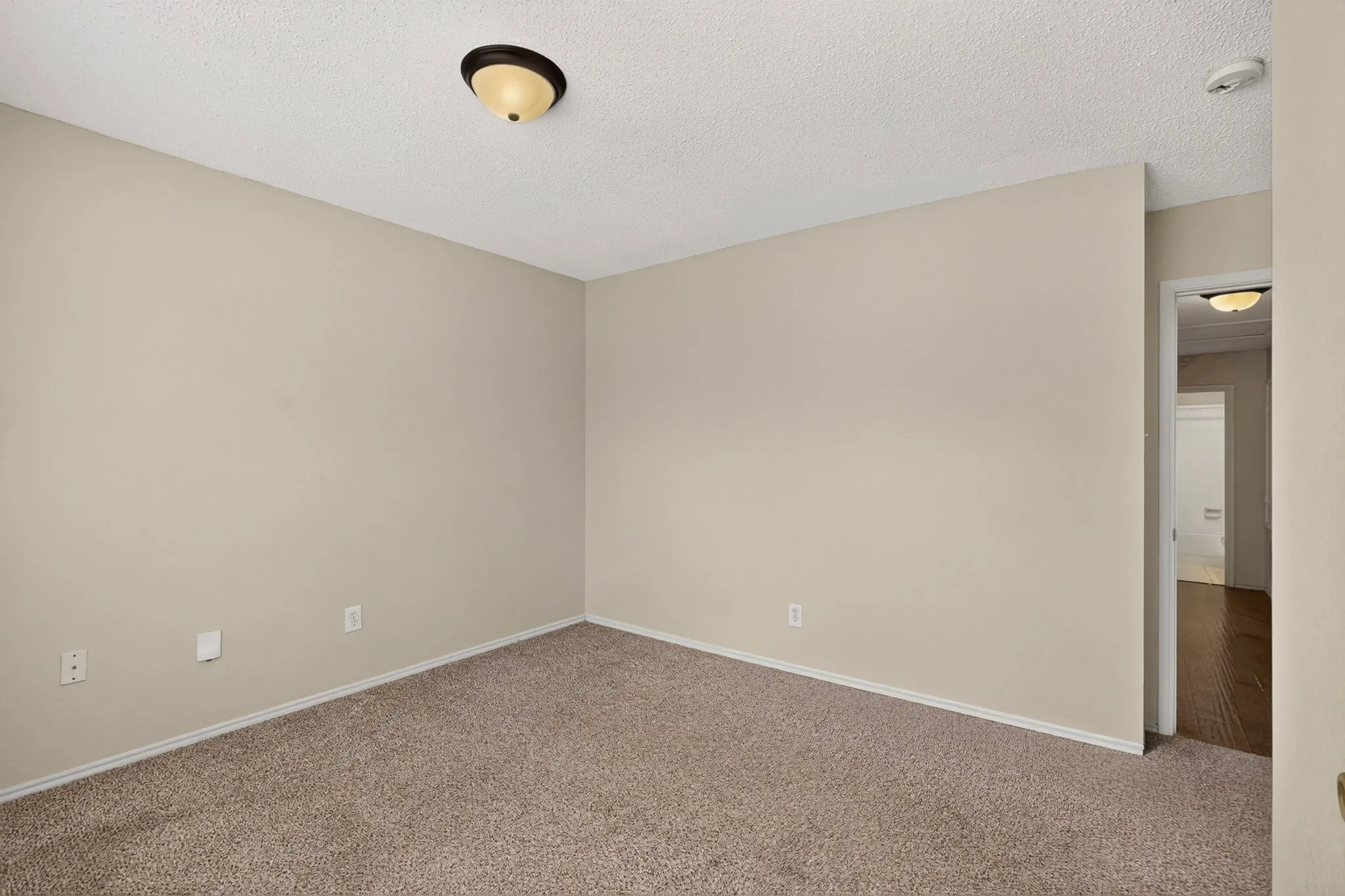 Single Family Residence For Rent in Denton County , 1629 Thornhill Lane, Little Elm, Texas 75068, 4 Bedroom, 2 Bathroom, 2 Garage spaces, 1,894 Sqft, built in 2003, mls#21372159, Real Estate Agent in Little Elm, Homes For Rent in Denton county, Homes For Rent in Little Elm, Realtor in Little Elm Texas, Real Estate Brokerage Independent Realty Texas, Luminita Cordes Realtor