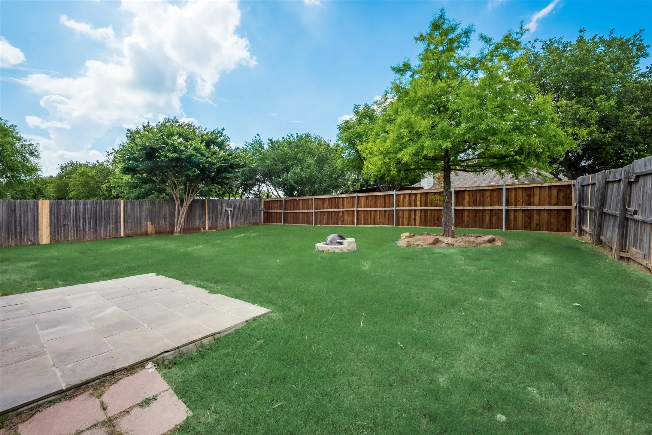 Single Family Residence For Rent in Denton County , 1629 Thornhill Lane, Little Elm, Texas 75068, 4 Bedroom, 2 Bathroom, 2 Garage spaces, 1,894 Sqft, built in 2003, mls#21372159, Real Estate Agent in Little Elm, Homes For Rent in Denton county, Homes For Rent in Little Elm, Realtor in Little Elm Texas, Real Estate Brokerage Independent Realty Texas, Luminita Cordes Realtor
