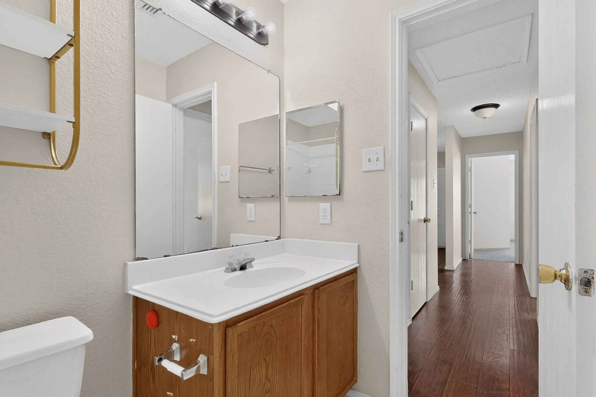 Single Family Residence For Rent in Denton County , 1629 Thornhill Lane, Little Elm, Texas 75068, 4 Bedroom, 2 Bathroom, 2 Garage spaces, 1,894 Sqft, built in 2003, mls#21372159, Real Estate Agent in Little Elm, Homes For Rent in Denton county, Homes For Rent in Little Elm, Realtor in Little Elm Texas, Real Estate Brokerage Independent Realty Texas, Luminita Cordes Realtor