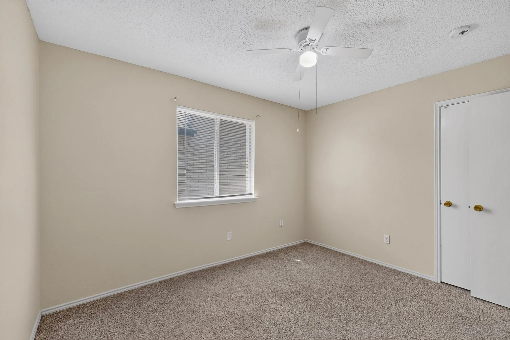 Single Family Residence For Rent in Denton County , 1629 Thornhill Lane, Little Elm, Texas 75068, 4 Bedroom, 2 Bathroom, 2 Garage spaces, 1,894 Sqft, built in 2003, mls#21372159, Real Estate Agent in Little Elm, Homes For Rent in Denton county, Homes For Rent in Little Elm, Realtor in Little Elm Texas, Real Estate Brokerage Independent Realty Texas, Luminita Cordes Realtor