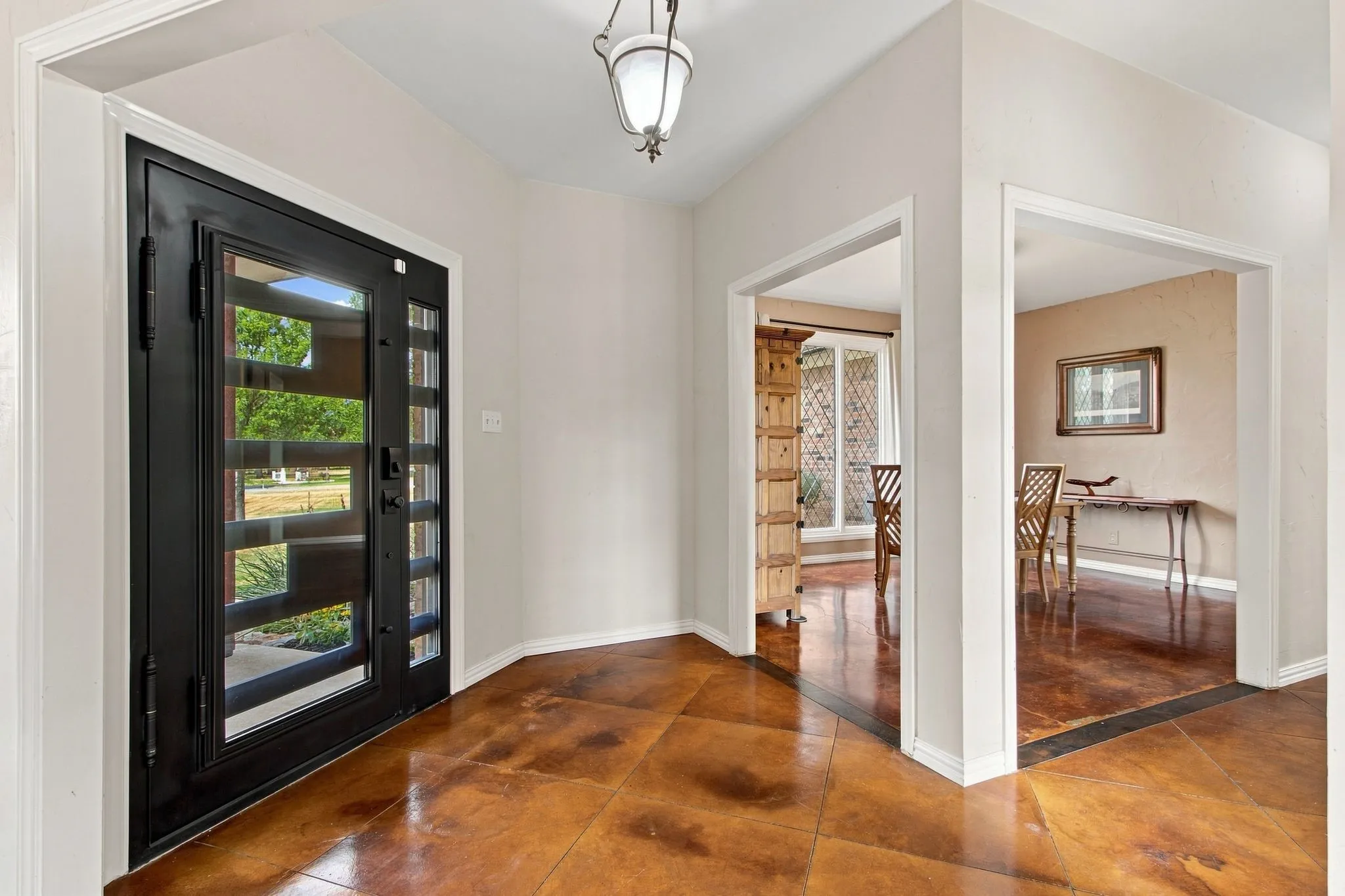 Single Family Residence For Sale in Denton County , 138 Green Oaks Drive, Bartonville, Texas 76226, 3 Bedroom, 3 Bathroom, 8 Garage spaces, 2,752 Sqft, built in 1982, mls#21369085, Real Estate Agent in Bartonville, Homes For Sale in Denton county, Homes For Sale in Bartonville, Realtor in Bartonville Texas, Real Estate Brokerage Independent Realty Texas, Luminita Cordes Realtor
