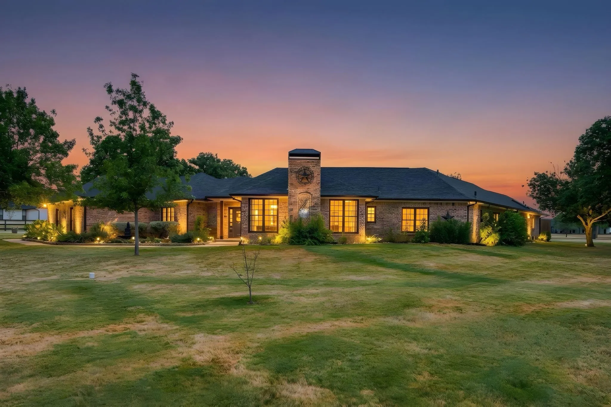 Single Family Residence For Sale in Denton County , 138 Green Oaks Drive, Bartonville, Texas 76226, 3 Bedroom, 3 Bathroom, 8 Garage spaces, 2,752 Sqft, built in 1982, mls#21369085, Real Estate Agent in Bartonville, Homes For Sale in Denton county, Homes For Sale in Bartonville, Realtor in Bartonville Texas, Real Estate Brokerage Independent Realty Texas, Luminita Cordes Realtor