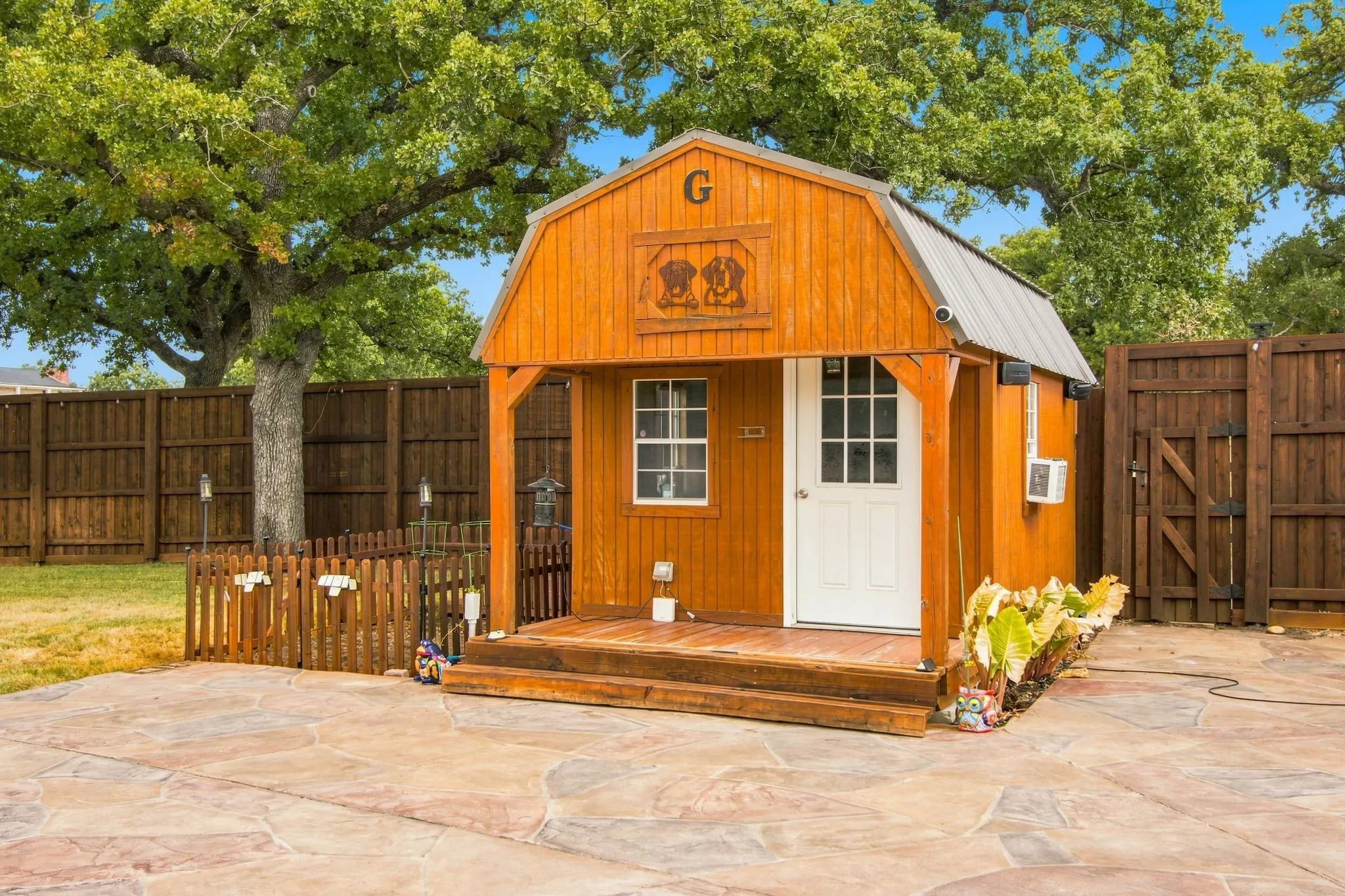 Storage for your pool floats or the perfect setup for a hobby area. Window AC included!