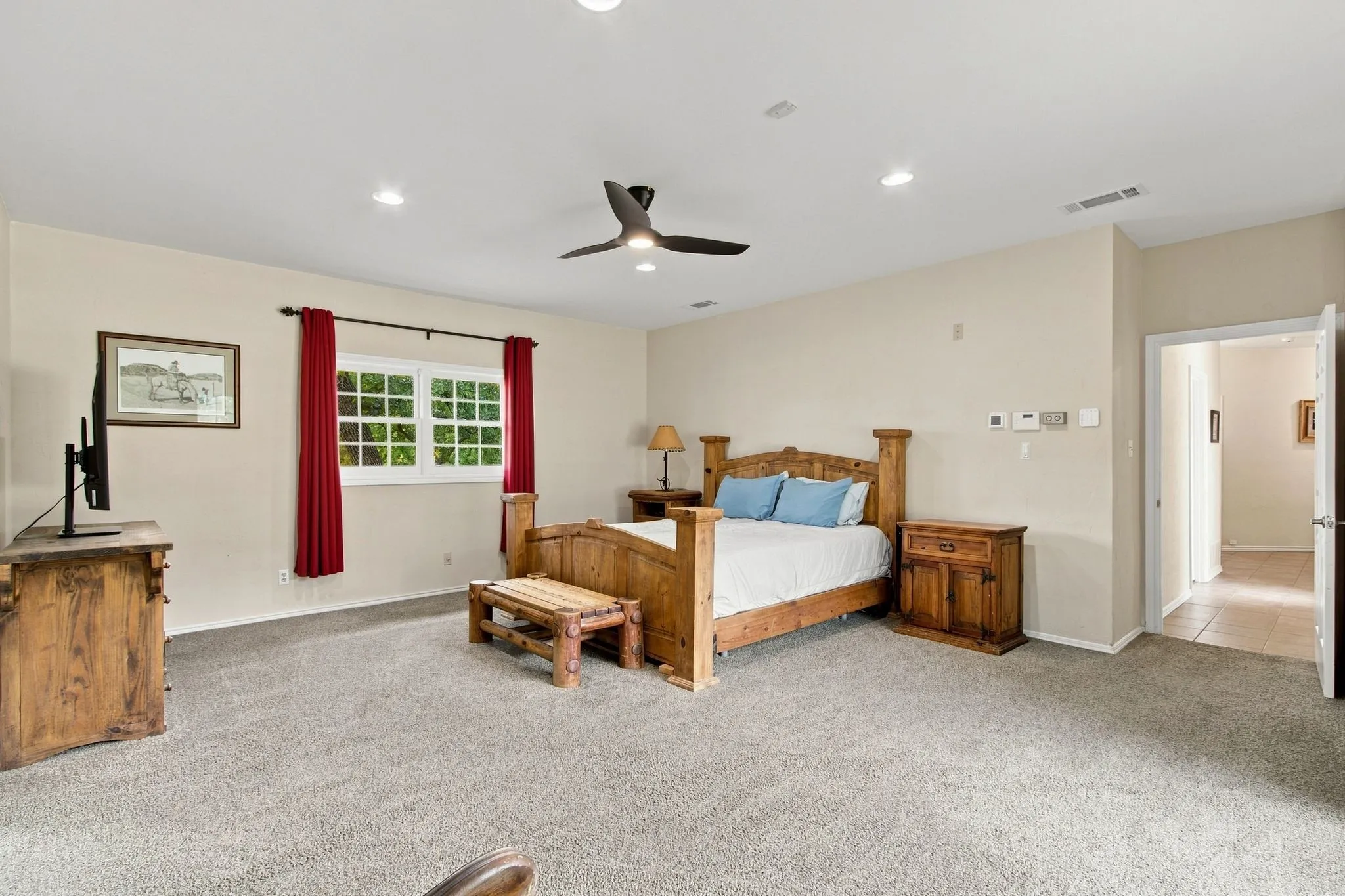 Single Family Residence For Sale in Denton County , 138 Green Oaks Drive, Bartonville, Texas 76226, 3 Bedroom, 3 Bathroom, 8 Garage spaces, 2,752 Sqft, built in 1982, mls#21369085, Real Estate Agent in Bartonville, Homes For Sale in Denton county, Homes For Sale in Bartonville, Realtor in Bartonville Texas, Real Estate Brokerage Independent Realty Texas, Luminita Cordes Realtor