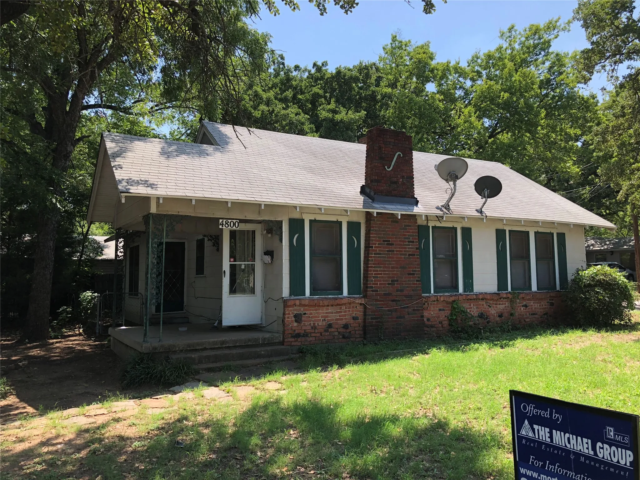 Single Family Residence For Rent in Tarrant County , 4800 Parrish Road, Haltom City, Texas 76117, 3 Bedroom, 2 Bathroom, Garage spaces, 1,152 Sqft, built in 1959, mls#21372189, Real Estate Agent in Haltom City, Homes For Rent in Tarrant county, Homes For Rent in Haltom City, Realtor in Haltom City Texas, Real Estate Brokerage Independent Realty Texas, Luminita Cordes Realtor