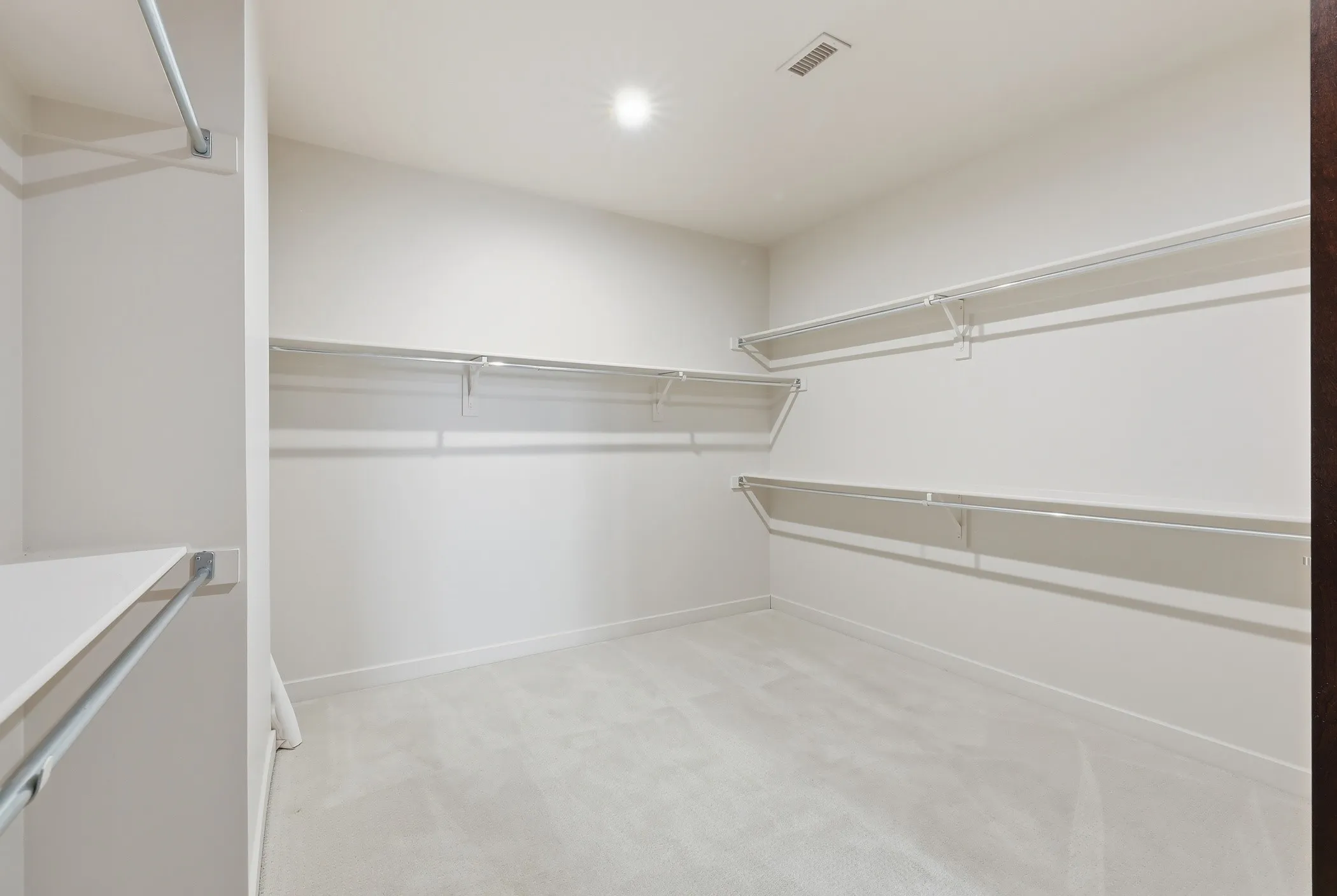 Condominium For Rent in Tarrant County , 2600 W 7th Street 1827, Fort Worth, Texas 76107, 3 Bedroom, 3 Bathroom, 2 Garage spaces, 2,621 Sqft, built in 1928, mls#21372028, Real Estate Agent in Fort Worth, Homes For Rent in Tarrant county, Homes For Rent in Fort Worth, Realtor in Fort Worth Texas, Real Estate Brokerage Independent Realty Texas, Luminita Cordes Realtor