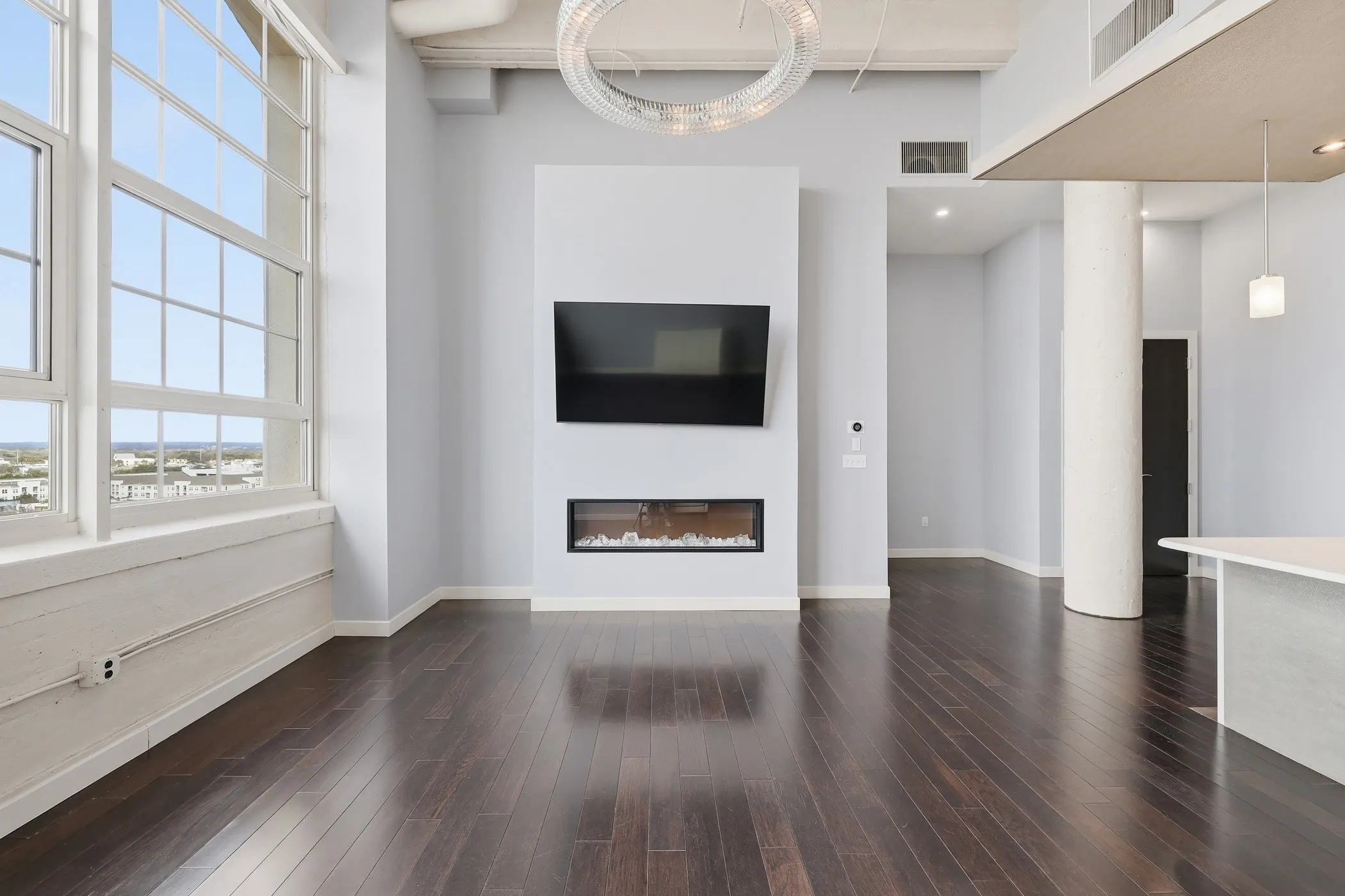 Condominium For Rent in Tarrant County , 2600 W 7th Street 1827, Fort Worth, Texas 76107, 3 Bedroom, 3 Bathroom, 2 Garage spaces, 2,621 Sqft, built in 1928, mls#21372028, Real Estate Agent in Fort Worth, Homes For Rent in Tarrant county, Homes For Rent in Fort Worth, Realtor in Fort Worth Texas, Real Estate Brokerage Independent Realty Texas, Luminita Cordes Realtor