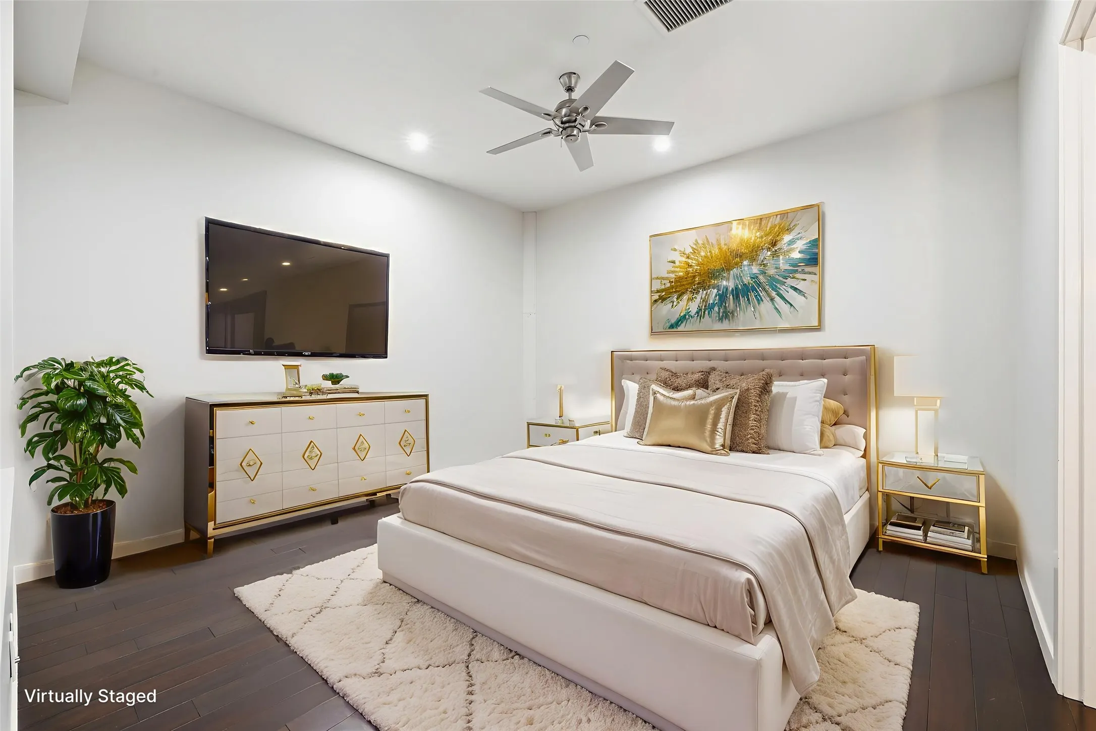 Condominium For Rent in Tarrant County , 2600 W 7th Street 1827, Fort Worth, Texas 76107, 3 Bedroom, 3 Bathroom, 2 Garage spaces, 2,621 Sqft, built in 1928, mls#21372028, Real Estate Agent in Fort Worth, Homes For Rent in Tarrant county, Homes For Rent in Fort Worth, Realtor in Fort Worth Texas, Real Estate Brokerage Independent Realty Texas, Luminita Cordes Realtor