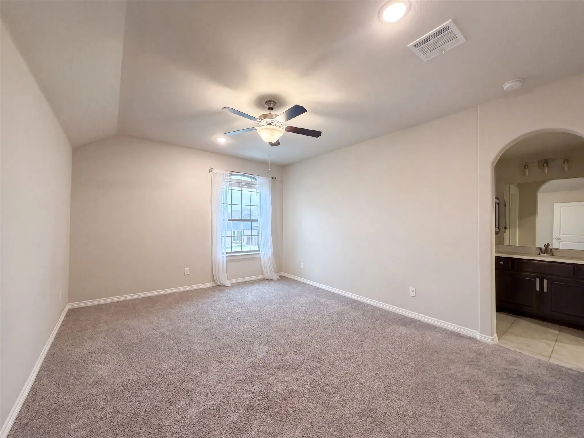 Single Family Residence For Sale in Collin County , 817 Shallow Creek Way, Mc Kinney, Texas 75071, 5 Bedroom, 4 Bathroom, 2 Garage spaces, 3,884 Sqft, built in 2020, mls#21372194, Real Estate Agent in Mc Kinney, Homes For Sale in Collin county, Homes For Sale in Mc Kinney, Realtor in Mc Kinney Texas, Real Estate Brokerage Independent Realty Texas, Luminita Cordes Realtor