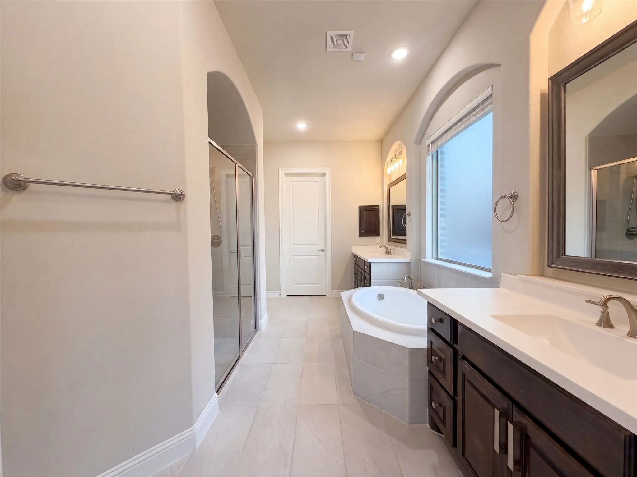 Single Family Residence For Sale in Collin County , 817 Shallow Creek Way, Mc Kinney, Texas 75071, 5 Bedroom, 4 Bathroom, 2 Garage spaces, 3,884 Sqft, built in 2020, mls#21372194, Real Estate Agent in Mc Kinney, Homes For Sale in Collin county, Homes For Sale in Mc Kinney, Realtor in Mc Kinney Texas, Real Estate Brokerage Independent Realty Texas, Luminita Cordes Realtor