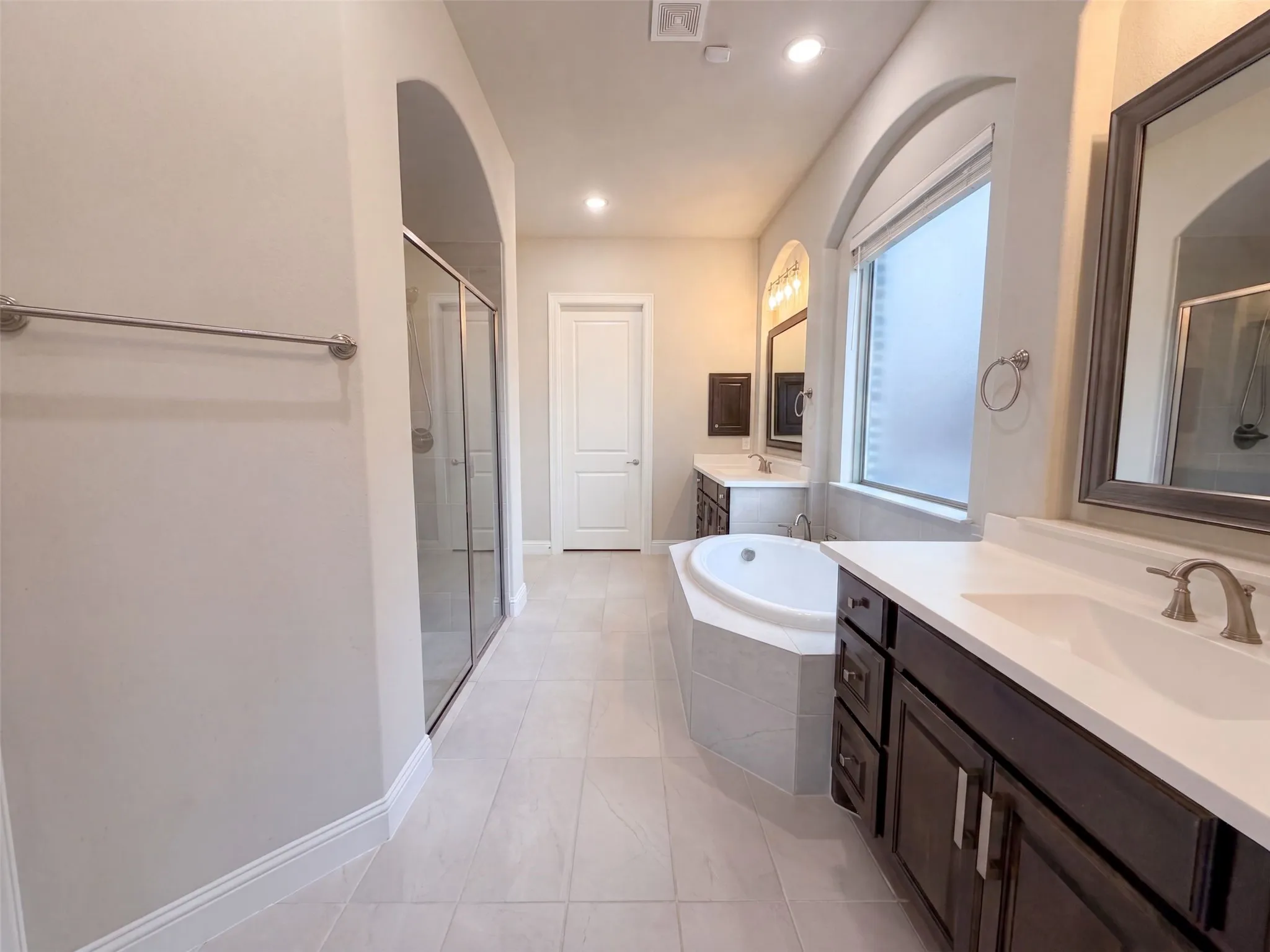 Single Family Residence For Sale in Collin County , 817 Shallow Creek Way, Mc Kinney, Texas 75071, 5 Bedroom, 4 Bathroom, 2 Garage spaces, 3,884 Sqft, built in 2020, mls#21372194, Real Estate Agent in Mc Kinney, Homes For Sale in Collin county, Homes For Sale in Mc Kinney, Realtor in Mc Kinney Texas, Real Estate Brokerage Independent Realty Texas, Luminita Cordes Realtor