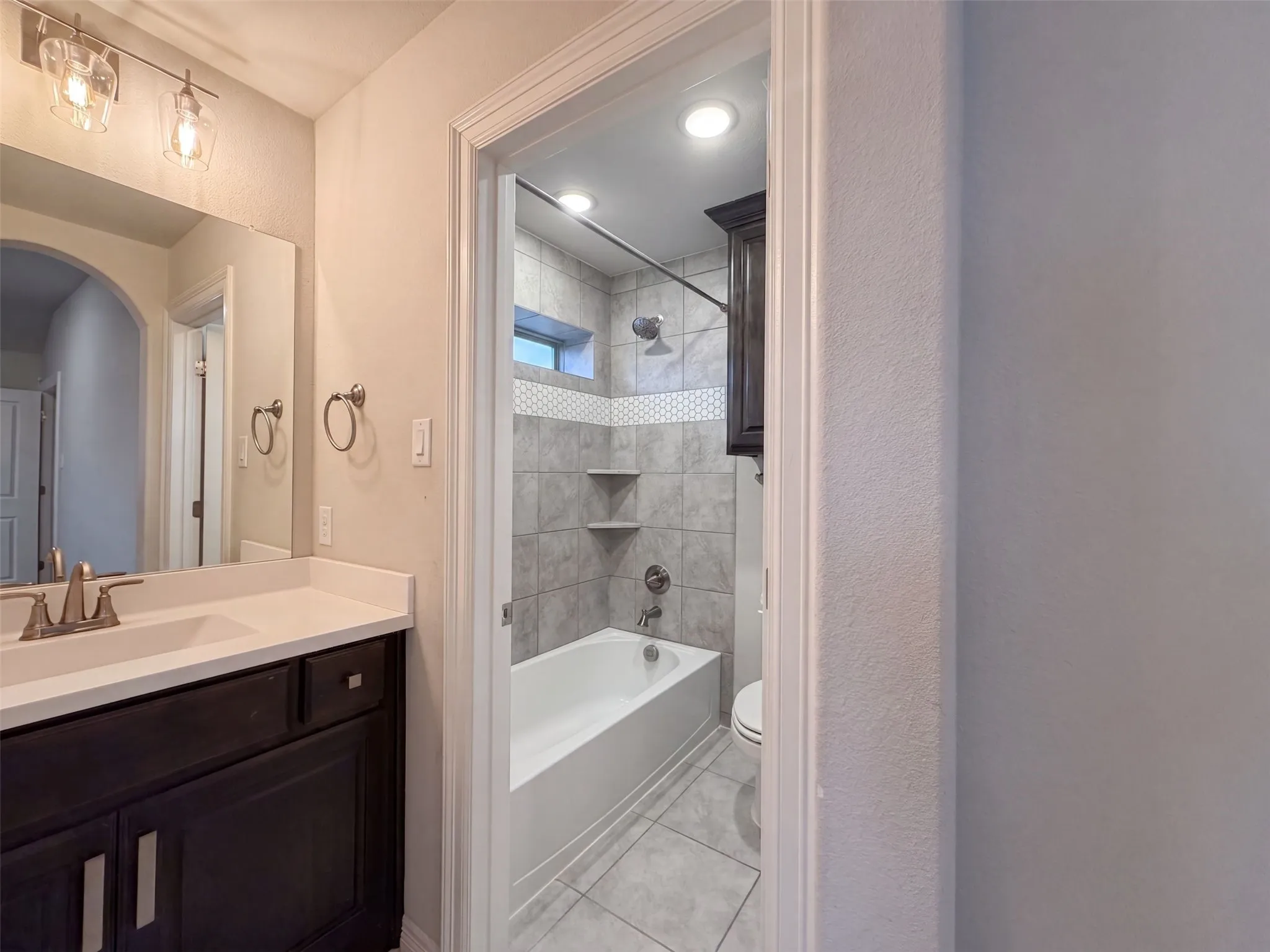 Single Family Residence For Sale in Collin County , 817 Shallow Creek Way, Mc Kinney, Texas 75071, 5 Bedroom, 4 Bathroom, 2 Garage spaces, 3,884 Sqft, built in 2020, mls#21372194, Real Estate Agent in Mc Kinney, Homes For Sale in Collin county, Homes For Sale in Mc Kinney, Realtor in Mc Kinney Texas, Real Estate Brokerage Independent Realty Texas, Luminita Cordes Realtor