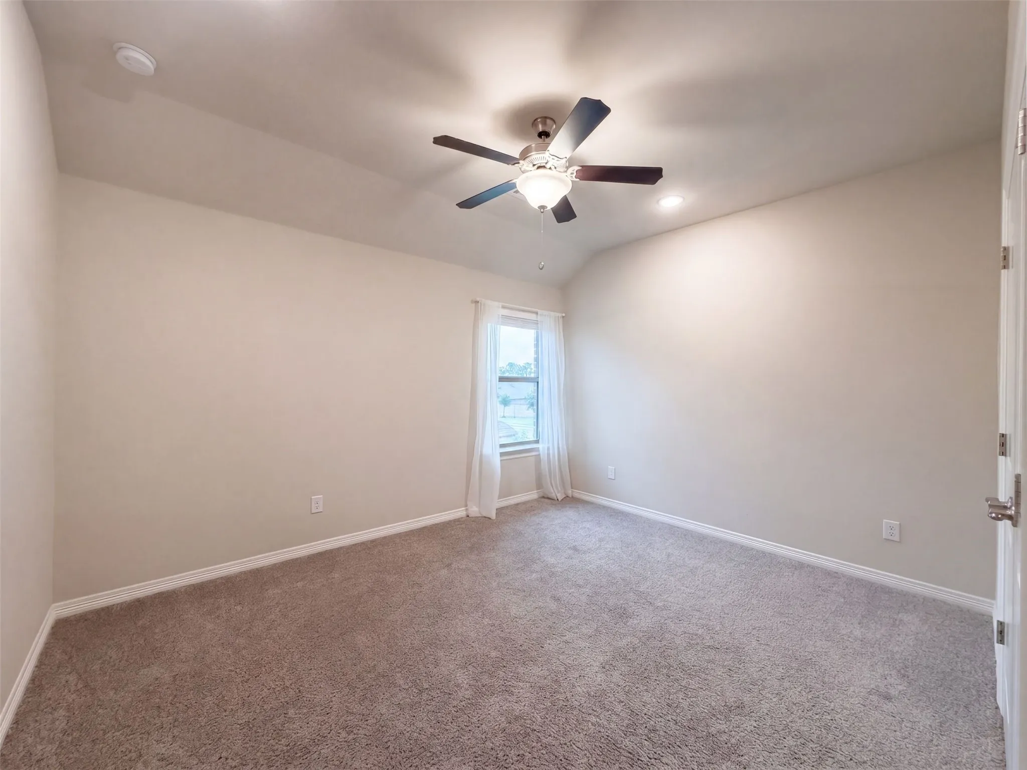 Single Family Residence For Sale in Collin County , 817 Shallow Creek Way, Mc Kinney, Texas 75071, 5 Bedroom, 4 Bathroom, 2 Garage spaces, 3,884 Sqft, built in 2020, mls#21372194, Real Estate Agent in Mc Kinney, Homes For Sale in Collin county, Homes For Sale in Mc Kinney, Realtor in Mc Kinney Texas, Real Estate Brokerage Independent Realty Texas, Luminita Cordes Realtor