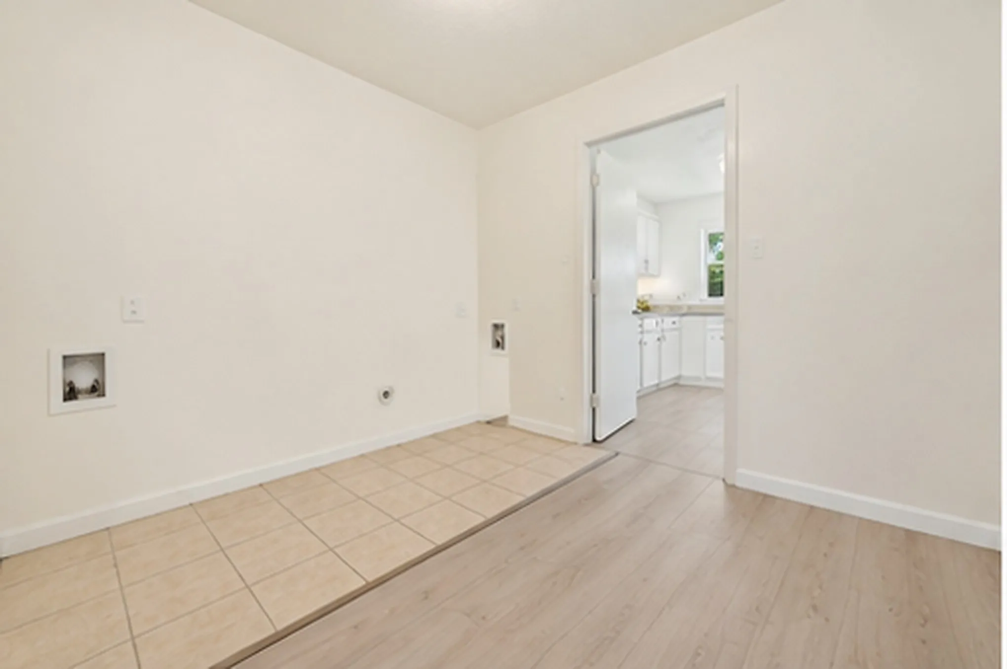 Single Family Residence For Rent in Dallas County , 2314 BRIARWOOD Lane, Carrollton, Texas 75006, 4 Bedroom, 2 Bathroom, Garage spaces, 1,405 Sqft, built in 1962, mls#21372201, Real Estate Agent in Carrollton, Homes For Rent in Dallas county, Homes For Rent in Carrollton, Realtor in Carrollton Texas, Real Estate Brokerage Independent Realty Texas, Luminita Cordes Realtor