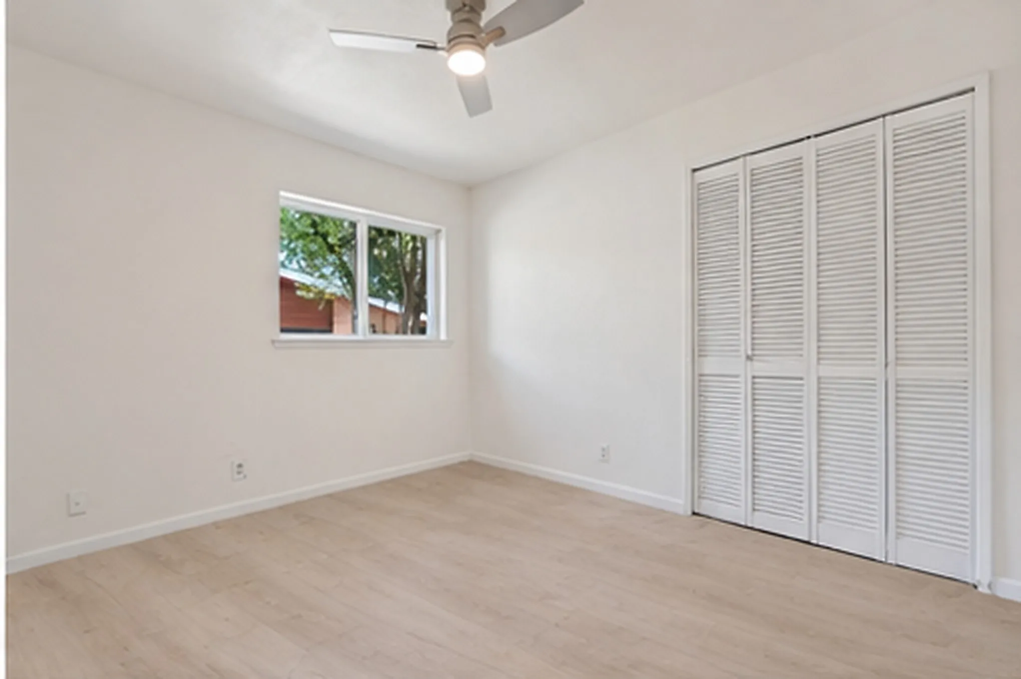 Single Family Residence For Rent in Dallas County , 2314 BRIARWOOD Lane, Carrollton, Texas 75006, 4 Bedroom, 2 Bathroom, Garage spaces, 1,405 Sqft, built in 1962, mls#21372201, Real Estate Agent in Carrollton, Homes For Rent in Dallas county, Homes For Rent in Carrollton, Realtor in Carrollton Texas, Real Estate Brokerage Independent Realty Texas, Luminita Cordes Realtor