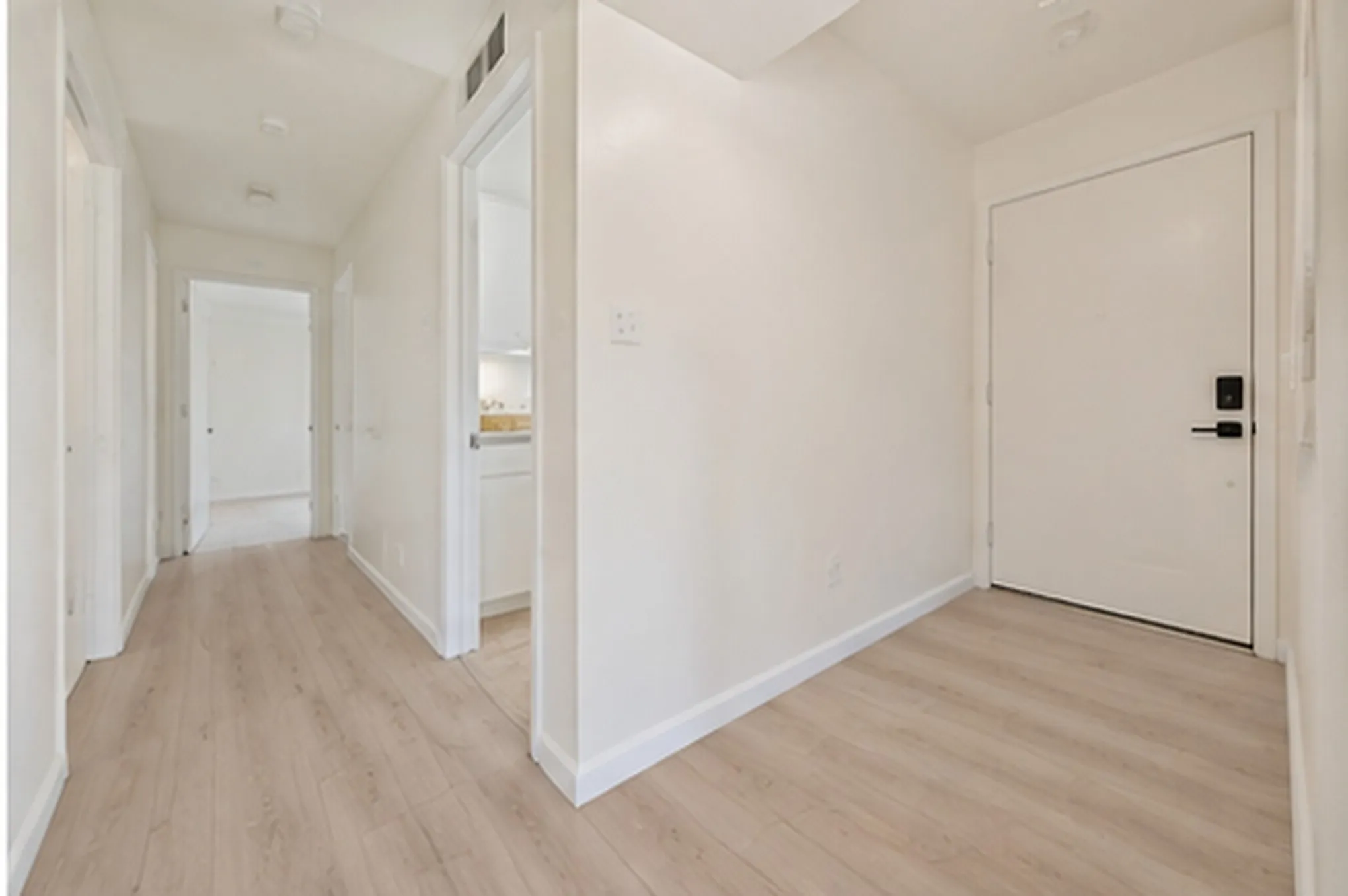 Single Family Residence For Rent in Dallas County , 2314 BRIARWOOD Lane, Carrollton, Texas 75006, 4 Bedroom, 2 Bathroom, Garage spaces, 1,405 Sqft, built in 1962, mls#21372201, Real Estate Agent in Carrollton, Homes For Rent in Dallas county, Homes For Rent in Carrollton, Realtor in Carrollton Texas, Real Estate Brokerage Independent Realty Texas, Luminita Cordes Realtor