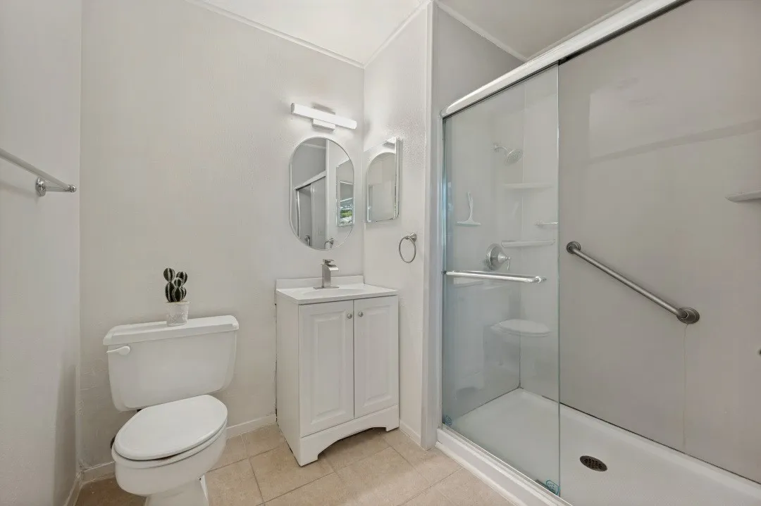Single Family Residence For Rent in Dallas County , 2314 BRIARWOOD Lane, Carrollton, Texas 75006, 4 Bedroom, 2 Bathroom, Garage spaces, 1,405 Sqft, built in 1962, mls#21372201, Real Estate Agent in Carrollton, Homes For Rent in Dallas county, Homes For Rent in Carrollton, Realtor in Carrollton Texas, Real Estate Brokerage Independent Realty Texas, Luminita Cordes Realtor