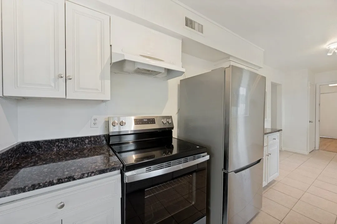 Single Family Residence For Rent in Dallas County , 2314 BRIARWOOD Lane, Carrollton, Texas 75006, 4 Bedroom, 2 Bathroom, Garage spaces, 1,405 Sqft, built in 1962, mls#21372201, Real Estate Agent in Carrollton, Homes For Rent in Dallas county, Homes For Rent in Carrollton, Realtor in Carrollton Texas, Real Estate Brokerage Independent Realty Texas, Luminita Cordes Realtor