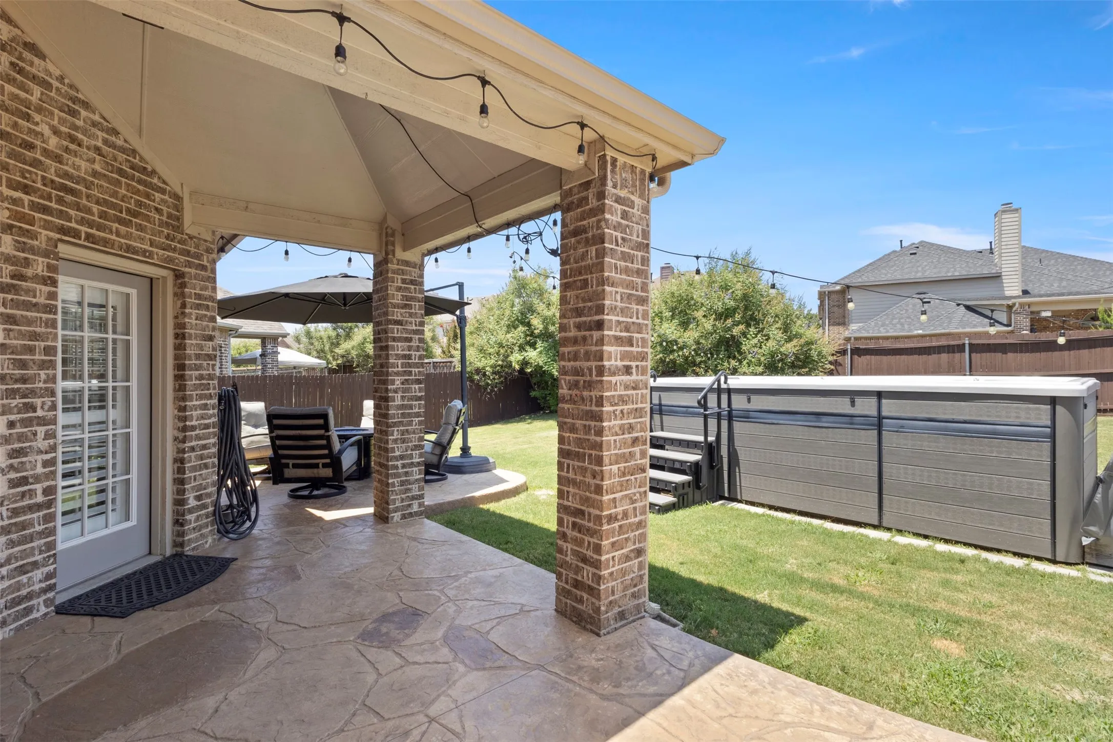 Single Family Residence For Sale in Denton County , 13909 Sparrow Hill Drive, Little Elm, Texas 75068, 5 Bedroom, 4 Bathroom, 3 Garage spaces, 3,759 Sqft, built in 2013, mls#21372127, Real Estate Agent in Little Elm, Homes For Sale in Denton county, Homes For Sale in Little Elm, Realtor in Little Elm Texas, Real Estate Brokerage Independent Realty Texas, Luminita Cordes Realtor